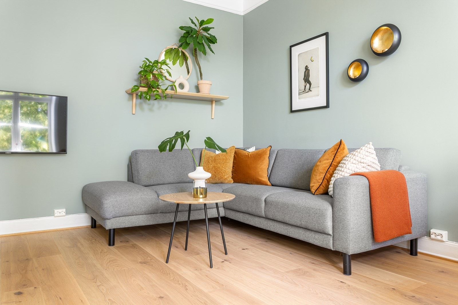 Kabel-TV og internett er inkludert i felleskostnadene på kr 2732 Galleribilde