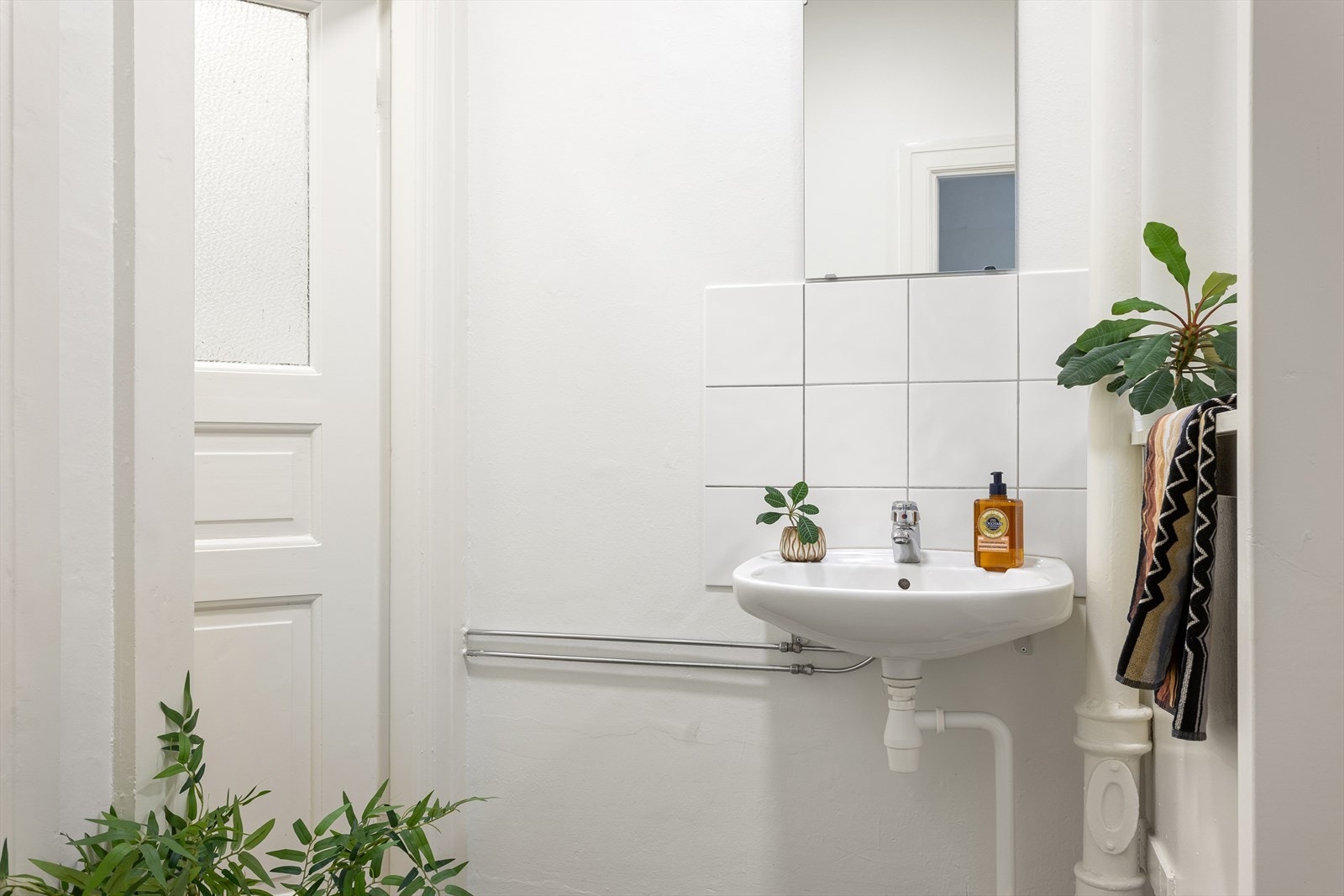 Andre fordeler med felles bad er at aksjelaget har ansvar for vedlikehold/oppussing, og man slipper å kjøpe kvadratmetre som går med til bad Galleribilde