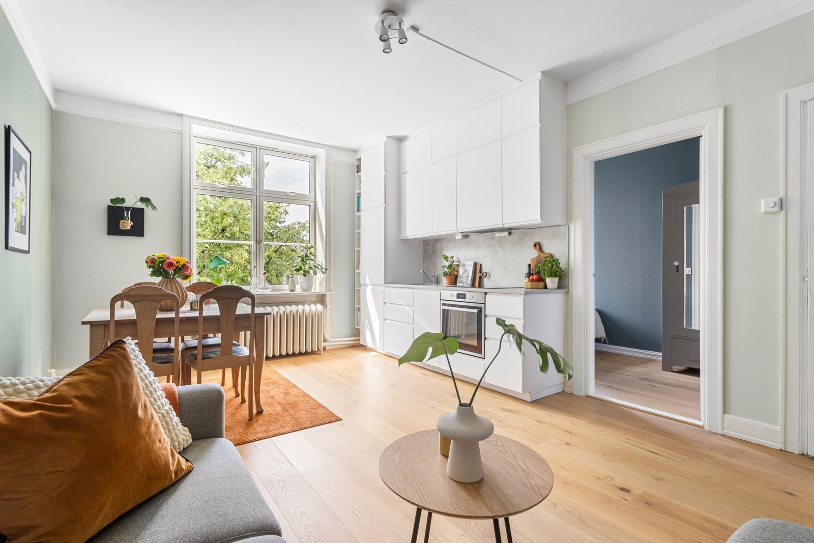 Boligen er oppusset og holder en gjennomgående god standard Galleribilde