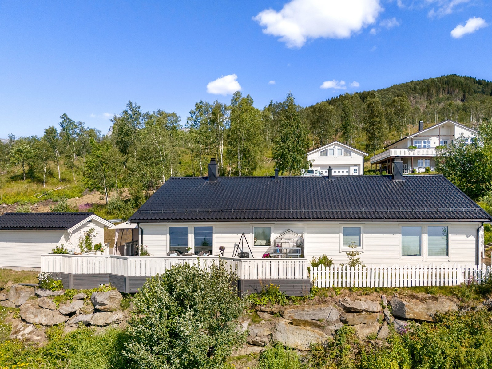 Meget pen og moderne halvpart av tomannsbolig Galleribilde