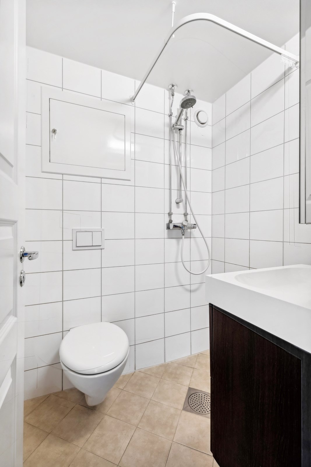 Baderommet er fra 2016 og ble pusset opp i regi av aksjelaget. Galleribilde