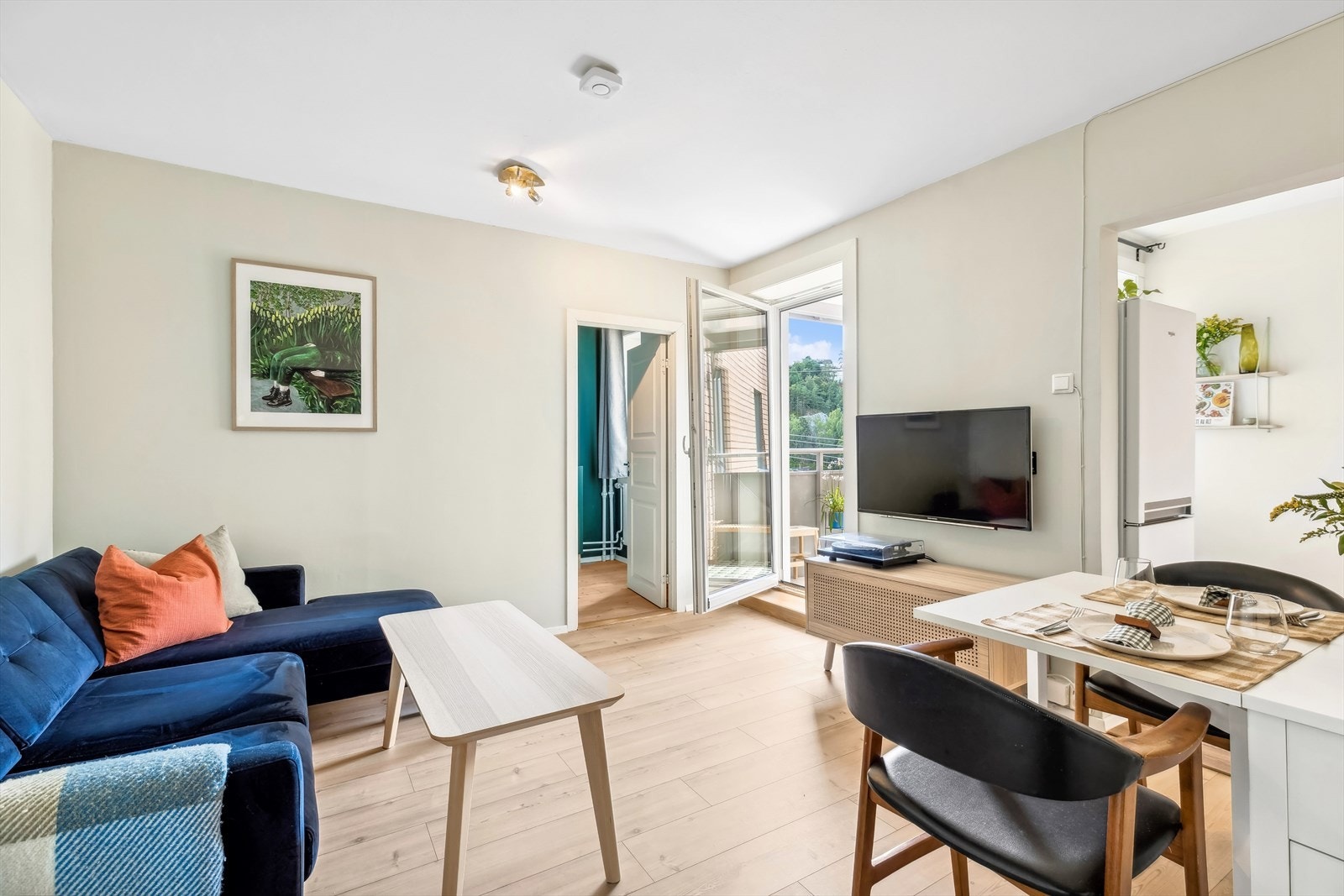 DNB Eiendom avdeling Vålerenga ved Olle Eriksson har gleden av å ønske deg velkommen til Arnljot Gellines vei 33. Galleribilde