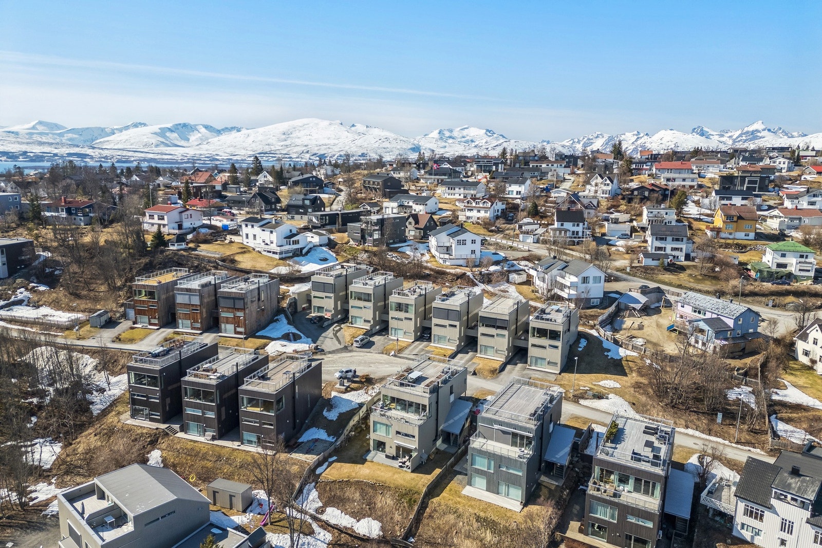 Svært ettertraktet beliggenhet på Tromsøya med nærhet til det aller meste byen har å tilby. Galleribilde