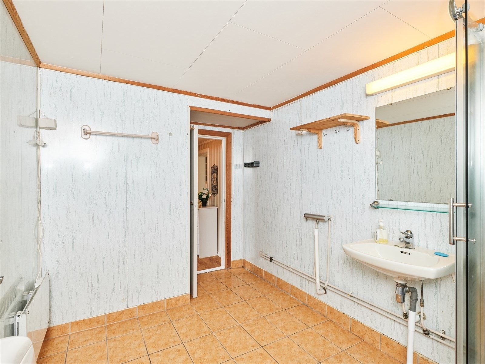 Opplegg for vaskemaskin på badet. Galleribilde