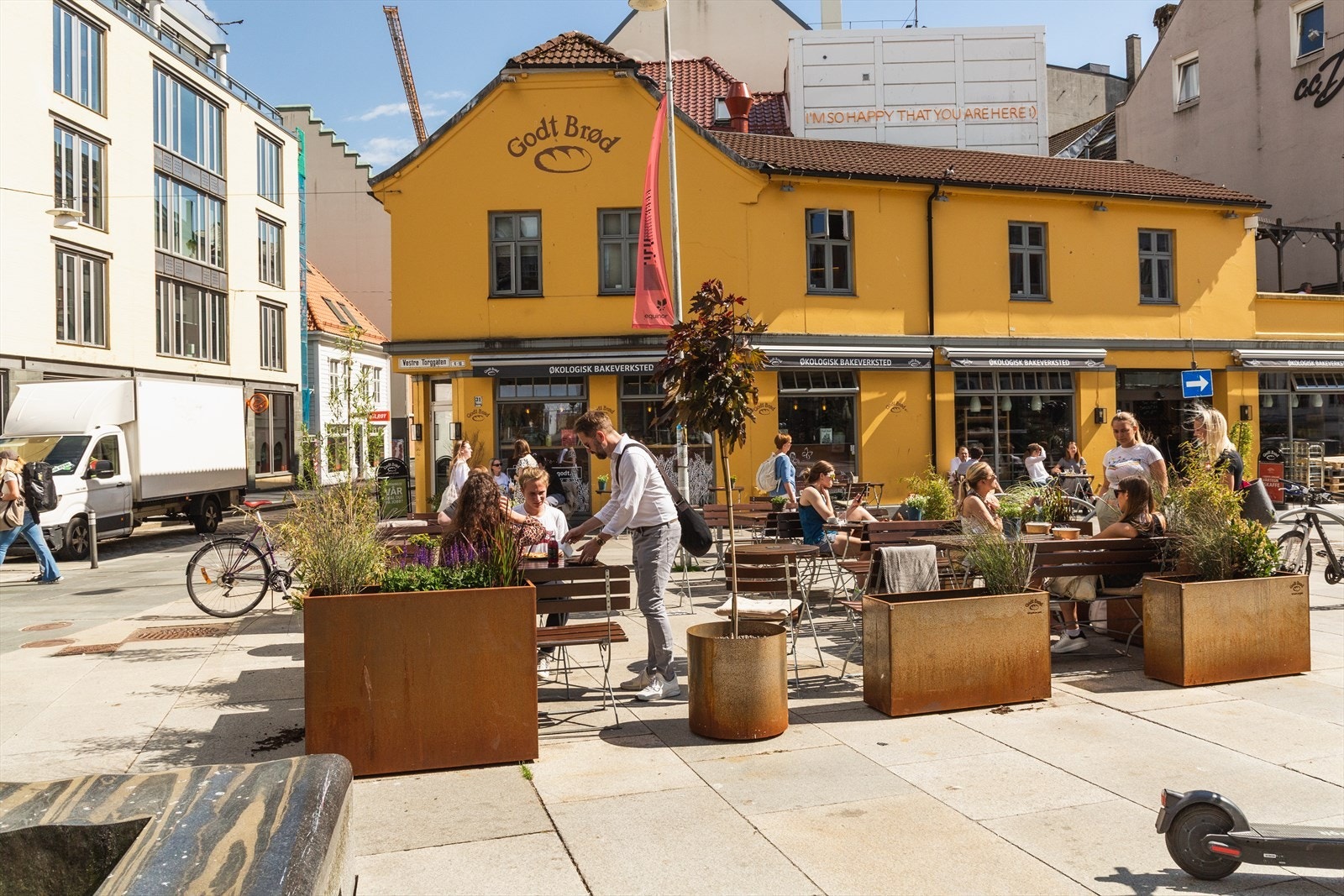 Det er få minutters gange til yrende byliv og alle fasiliteter sentrumskjernen har å by på - caféer, restauranter og byens pulserende uteliv. Galleribilde