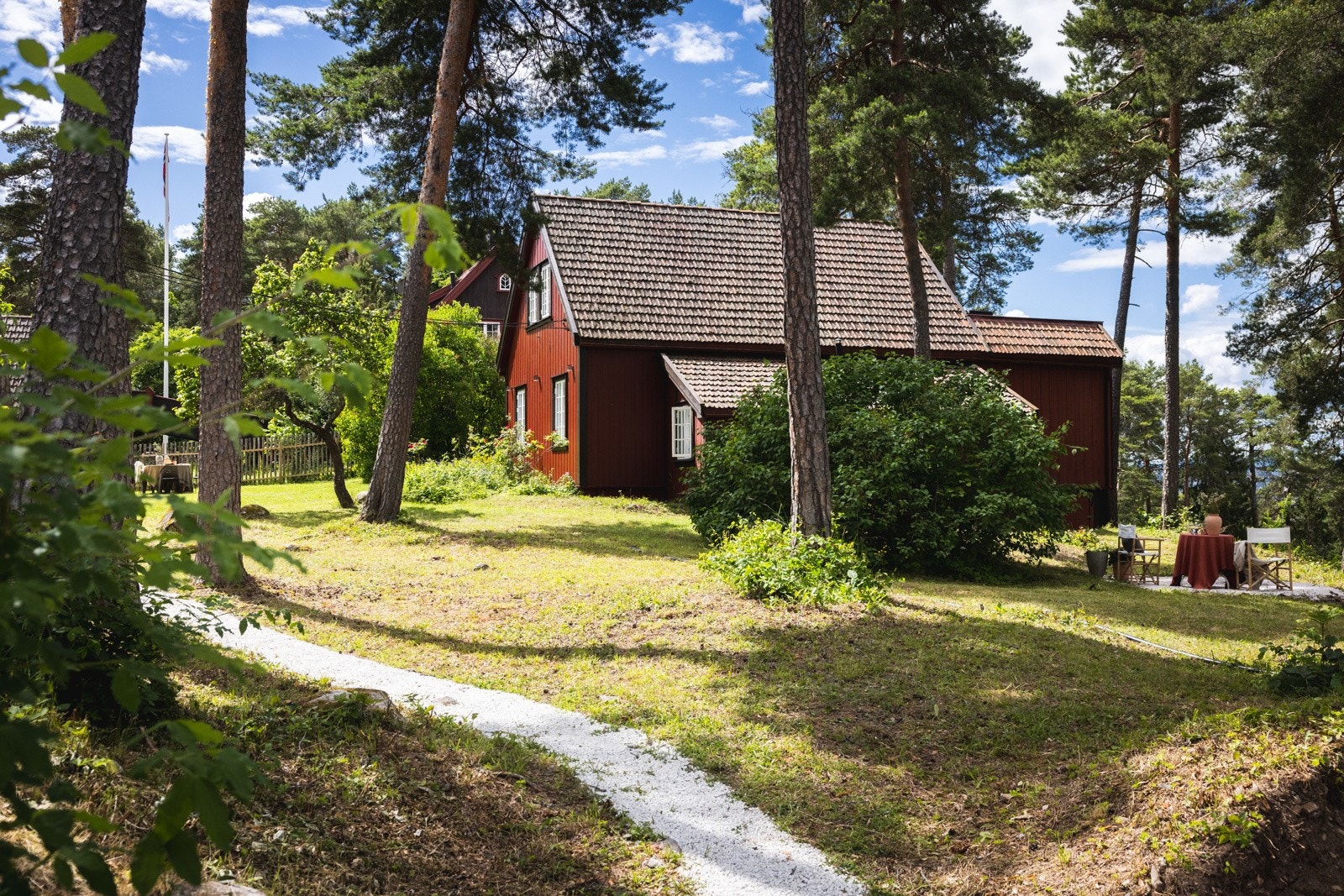 Boligen er perfekt for familier som ønsker seg et hjem landig men likevel sentralt. Galleribilde