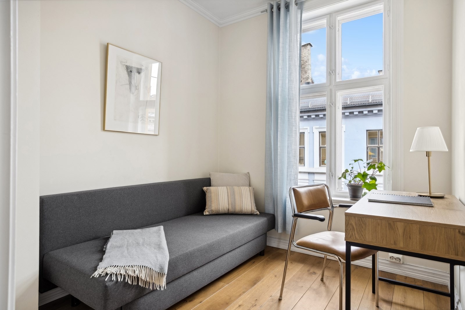 Soverom IIII brukes i dag som kombinert kontor og gjesterom. Galleribilde