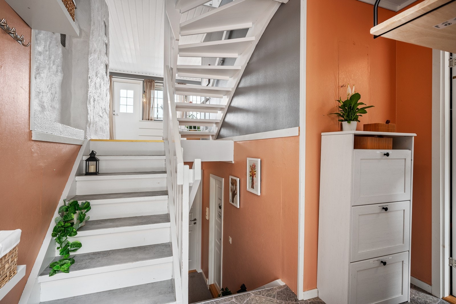 Trappegang mellom etasjene. Galleribilde