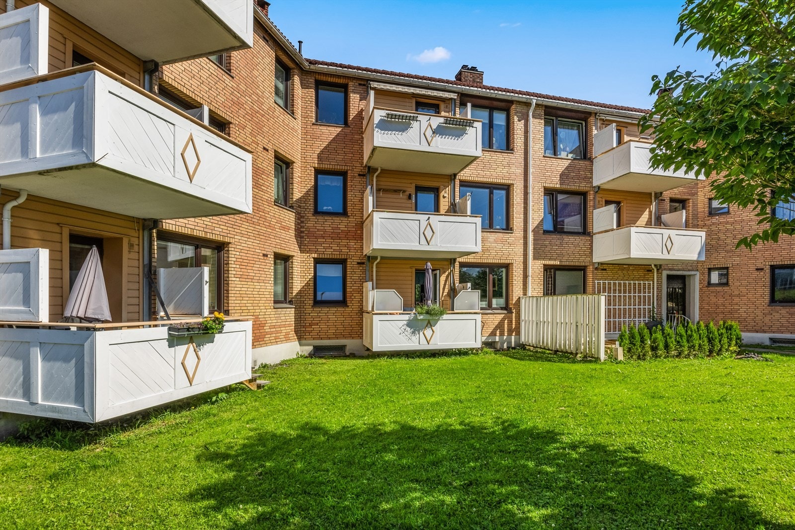 Veletablert borettslag med blokk bebyggelse. Galleribilde