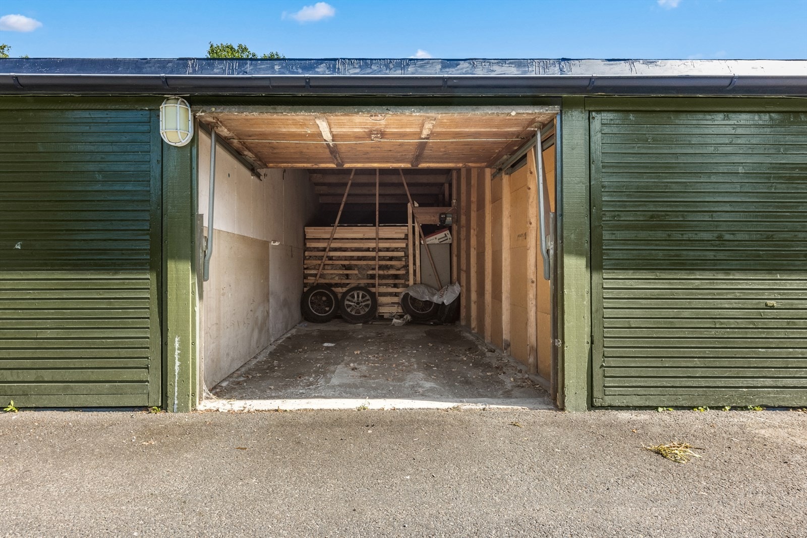 Mulighet til å leie garasjeplass i borettslaget Galleribilde