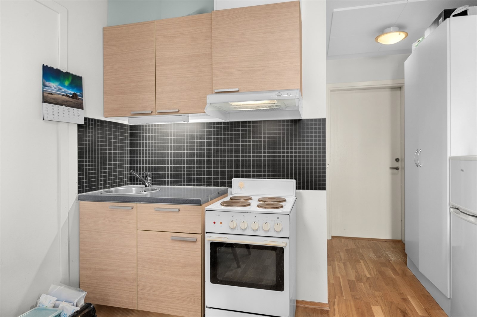 Utleiedelen består av stue/kjøkken i åpen løsning, baderom og entré. Med egen utleiedel skaper det en solid innkomstkilde. Galleribilde