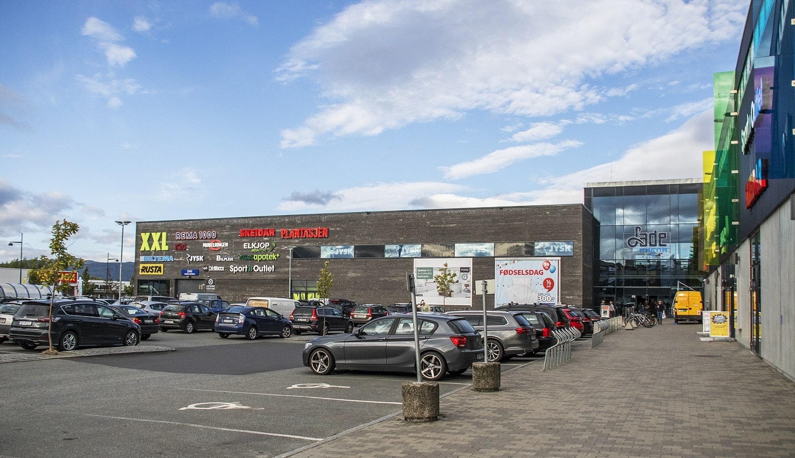 Lade Arena ligger kun 5 min unna med bil. Galleribilde