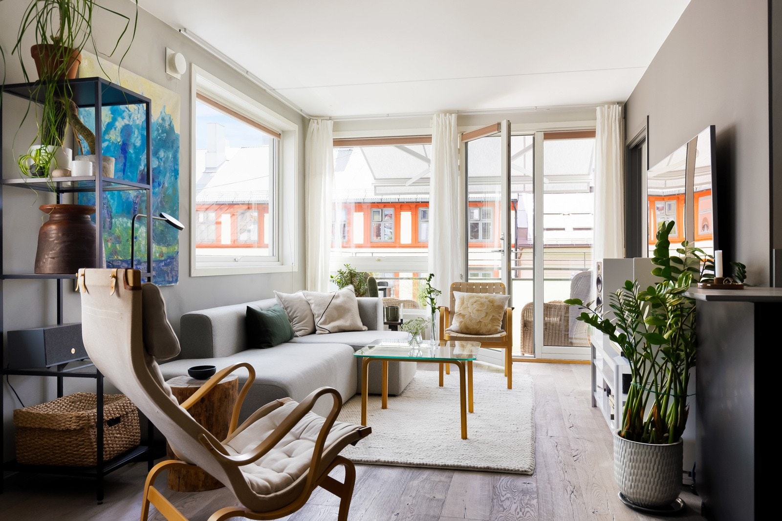 Lekker og moderne 3-roms topp- og hjørneleilighet i populære Sofies Hage på Rodeløkka/Grünerløkka. Galleribilde