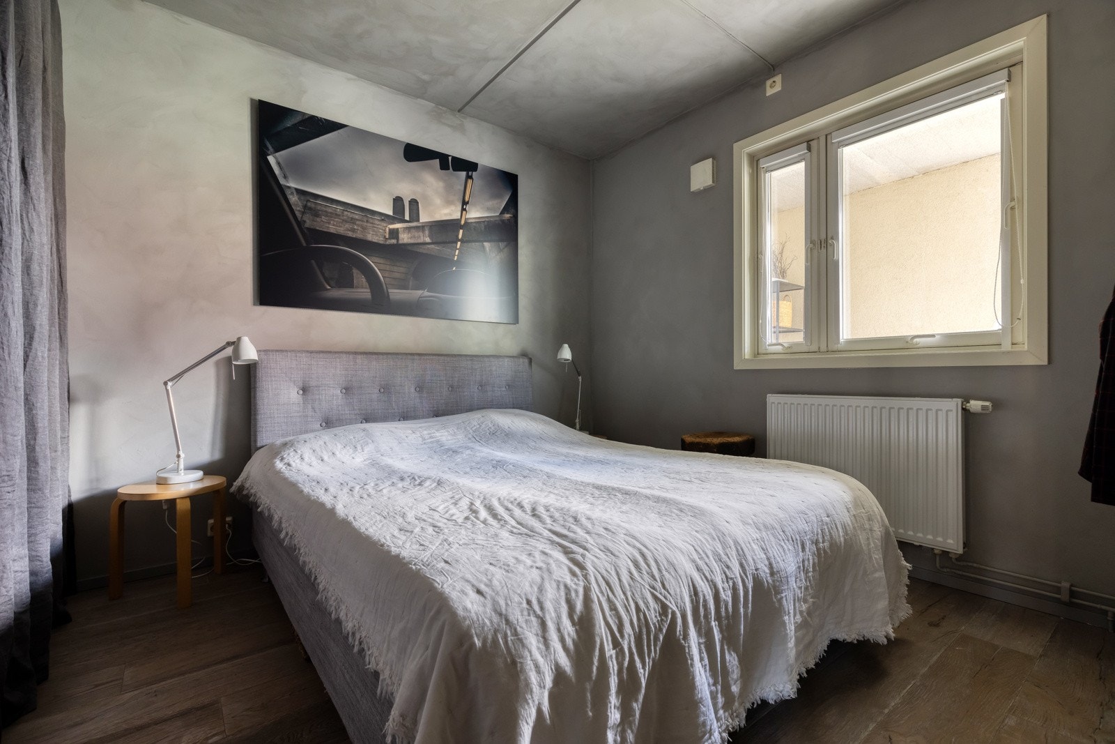 Leiligheten har 2 fine soverom som ligger i hver sin kant av boligen. Galleribilde