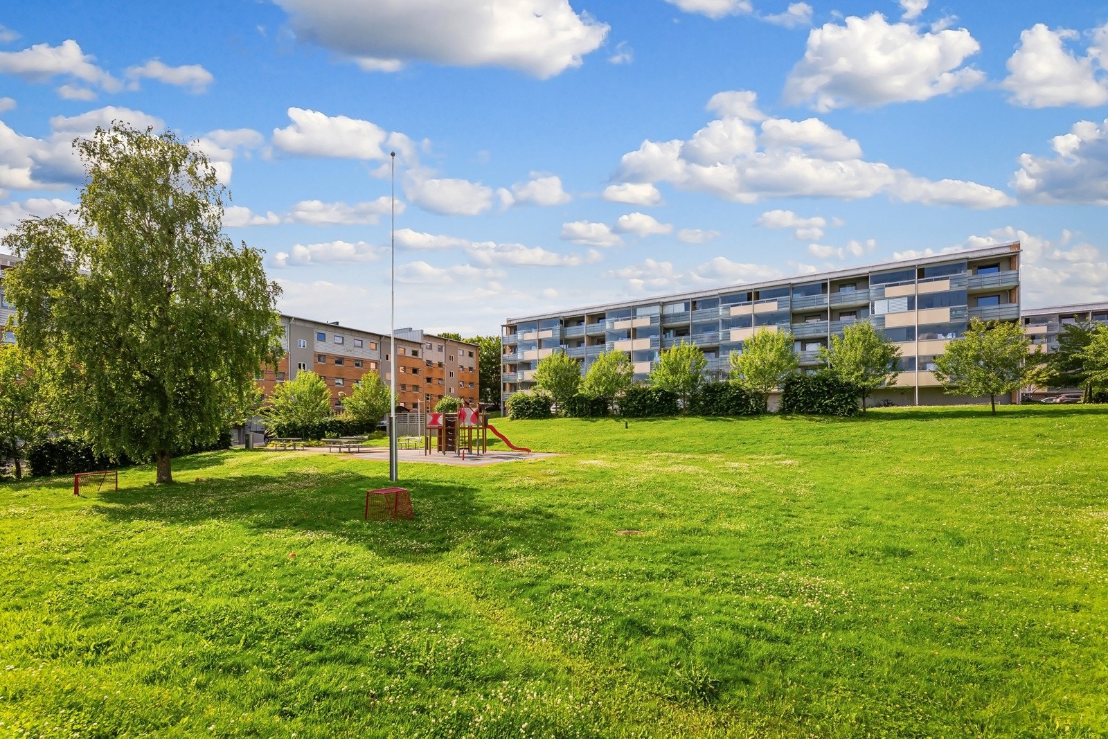 Her er det muligheter for å nyte solen på sommerhalvåret. Galleribilde