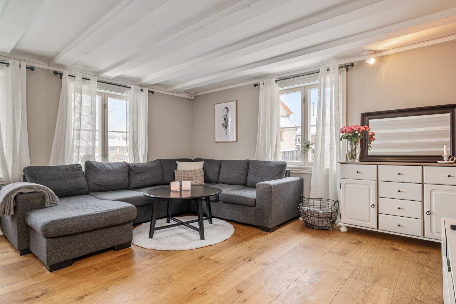 Stua i 1.etasje. Galleribilde