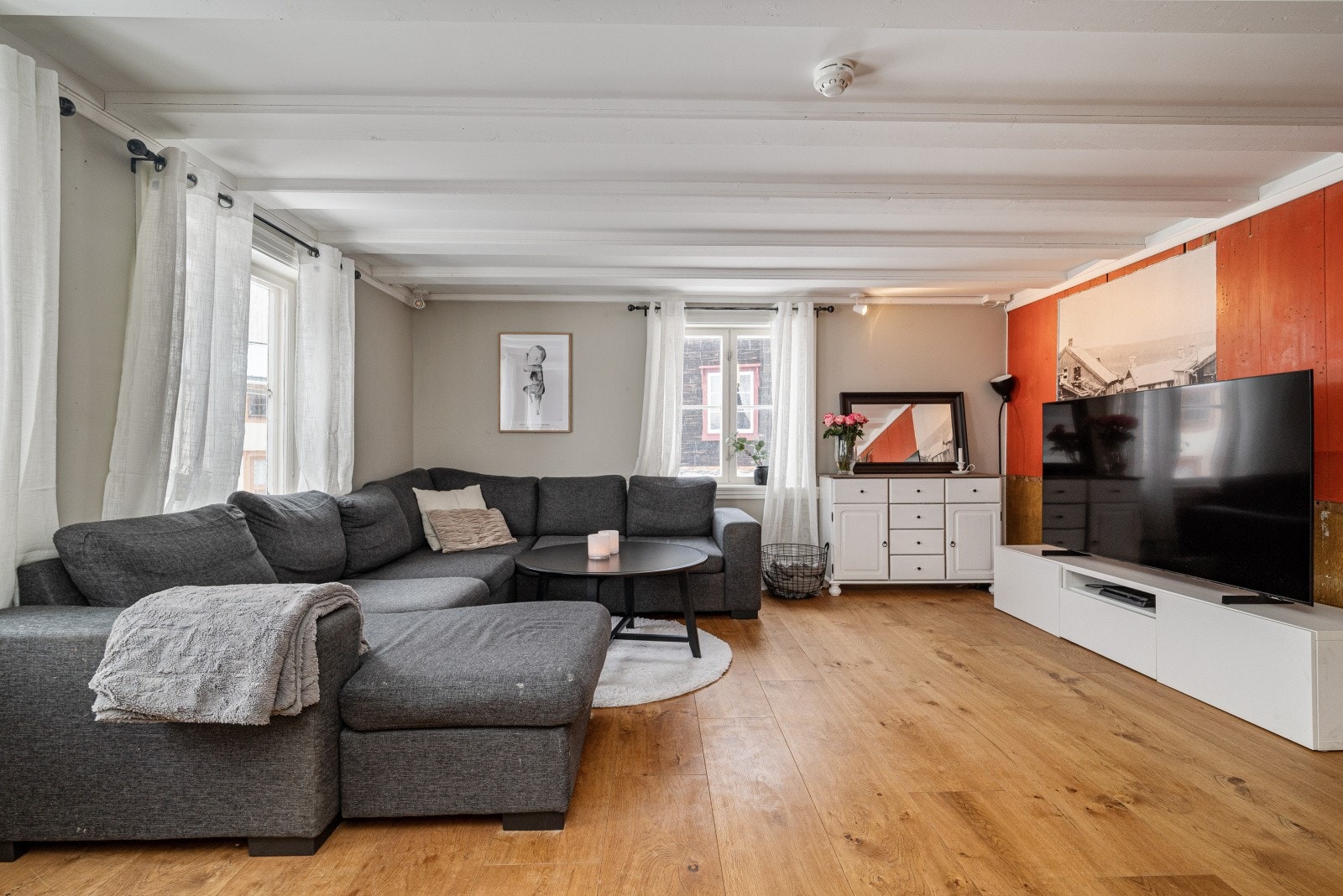 Stua i 1.etasje. Galleribilde