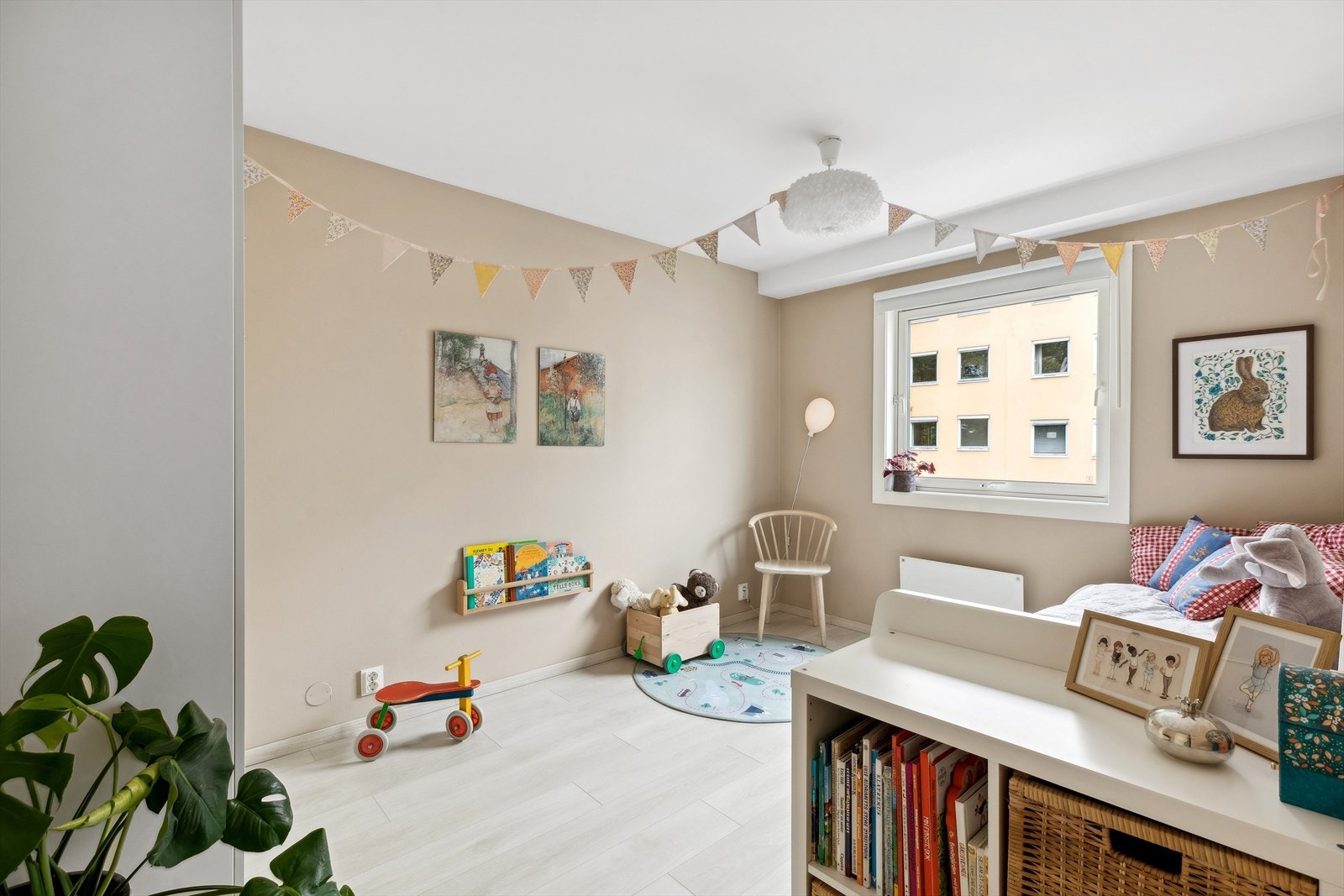 Soverom 2 er også romslig. Galleribilde