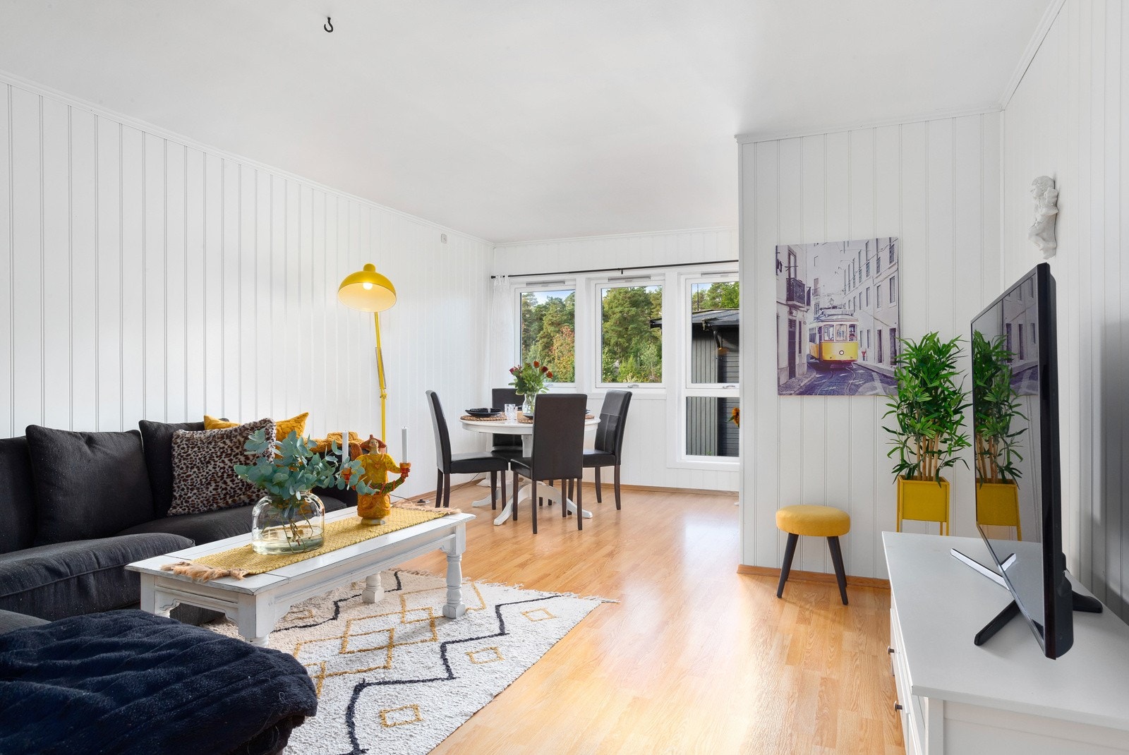 Eline Vo, ved PrivatMegleren Moss ønsker deg varmt velkommen til Lyngstien 4! Galleribilde
