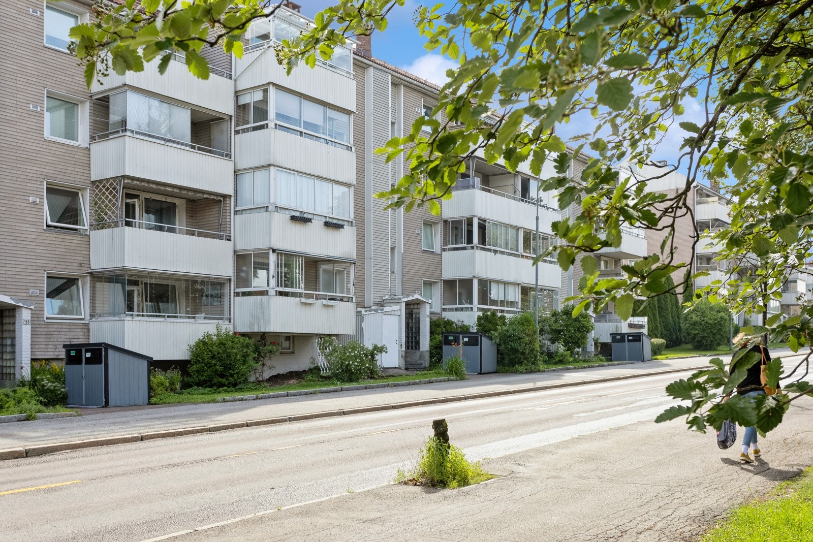 Sentralt beliggende leilighet med vestvendt, solrik balkong. Galleribilde