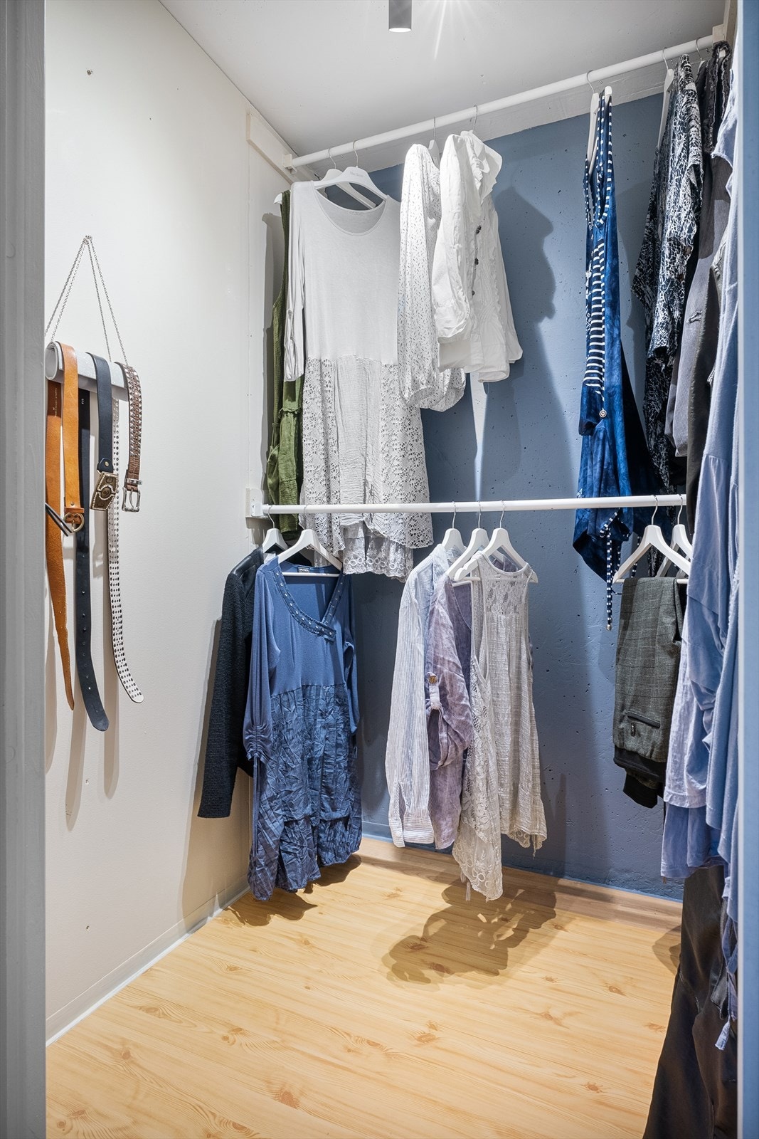 Svært god oppbevaringsplass. Galleribilde