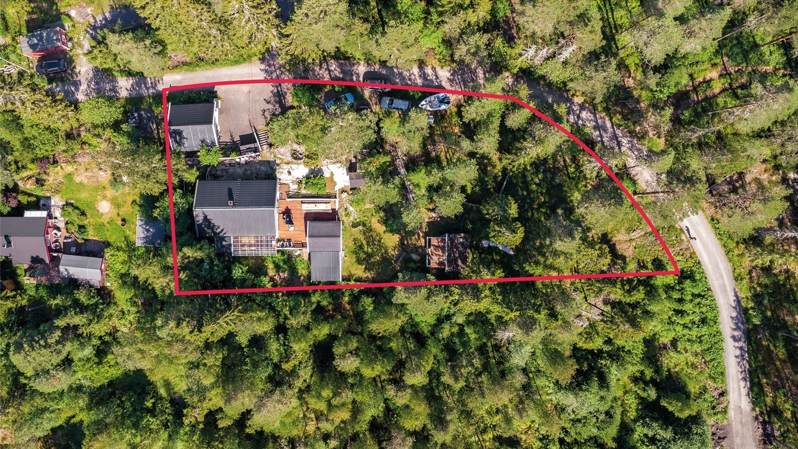 Stor tomt med mange muligheter. Galleribilde