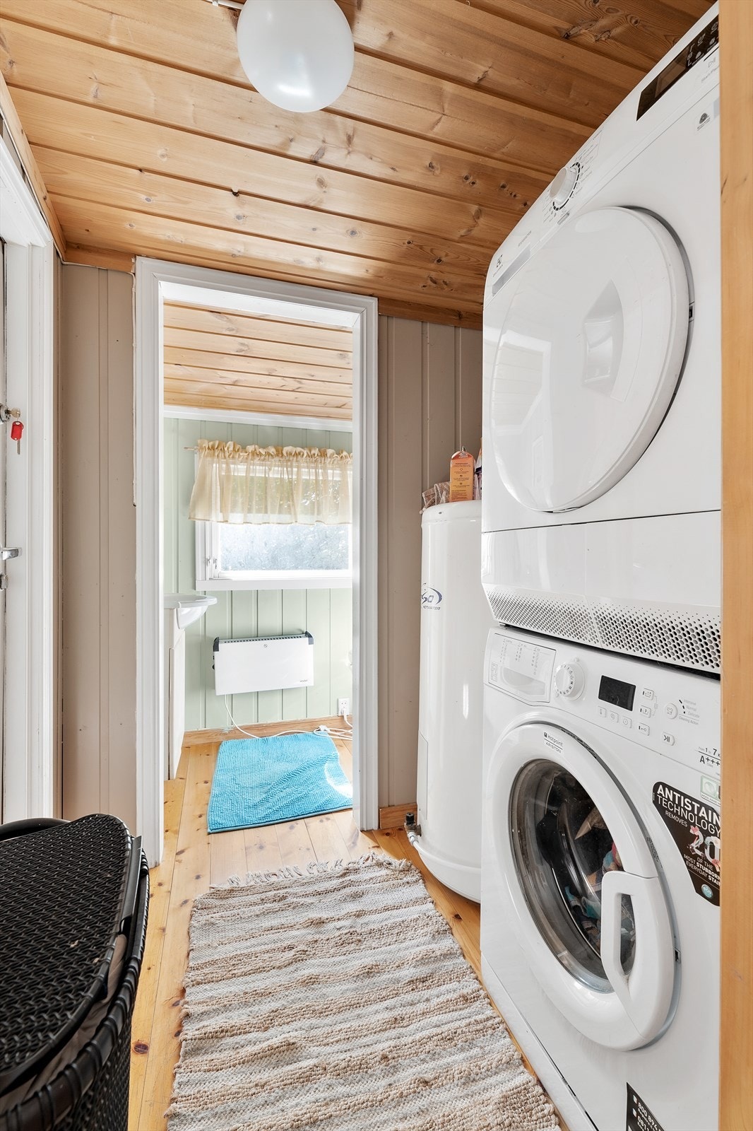 Gang med opplegg for vaskemaskin. Galleribilde