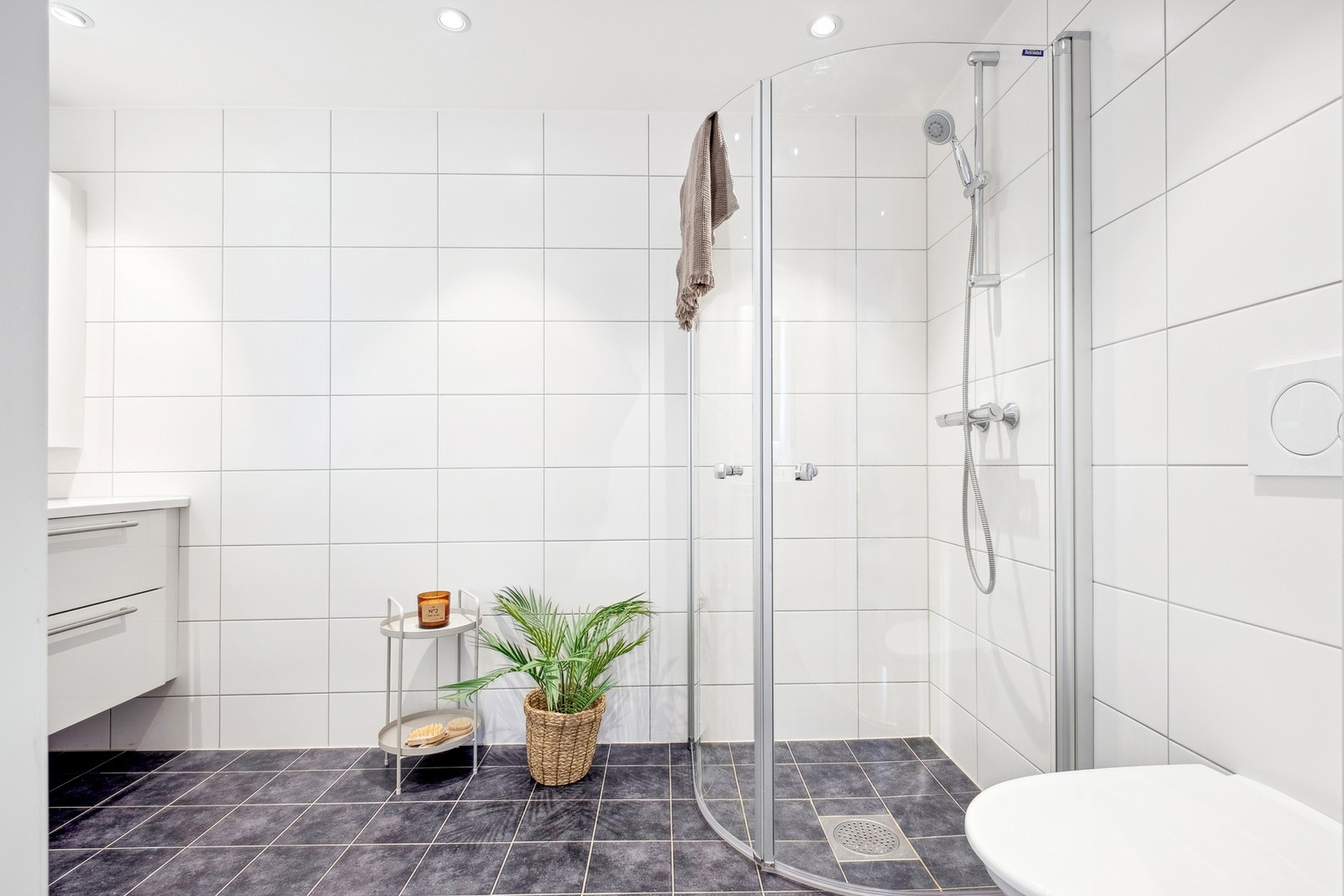 Her har du malt overflate og downlights i himling. Galleribilde