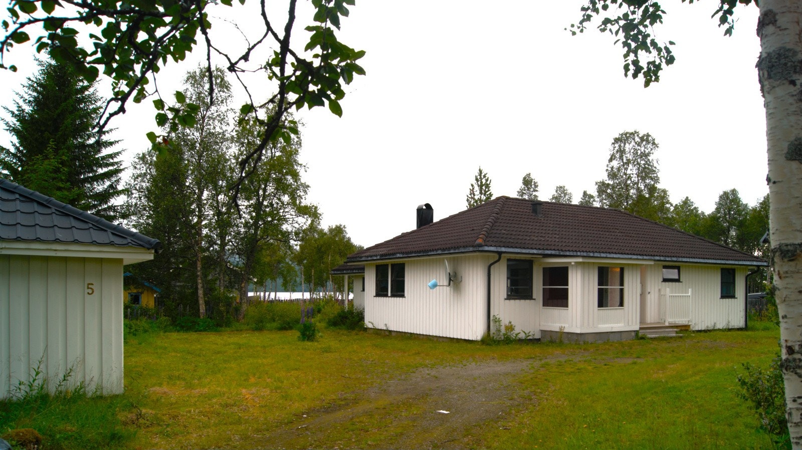 Velkommen til Stugguvollmovegen 5! En innholdsrik enebolig med sentral og skjermet beliggenhet. Galleribilde