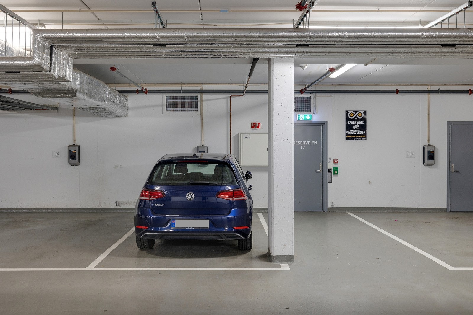 Garasjeplass 2 Galleribilde