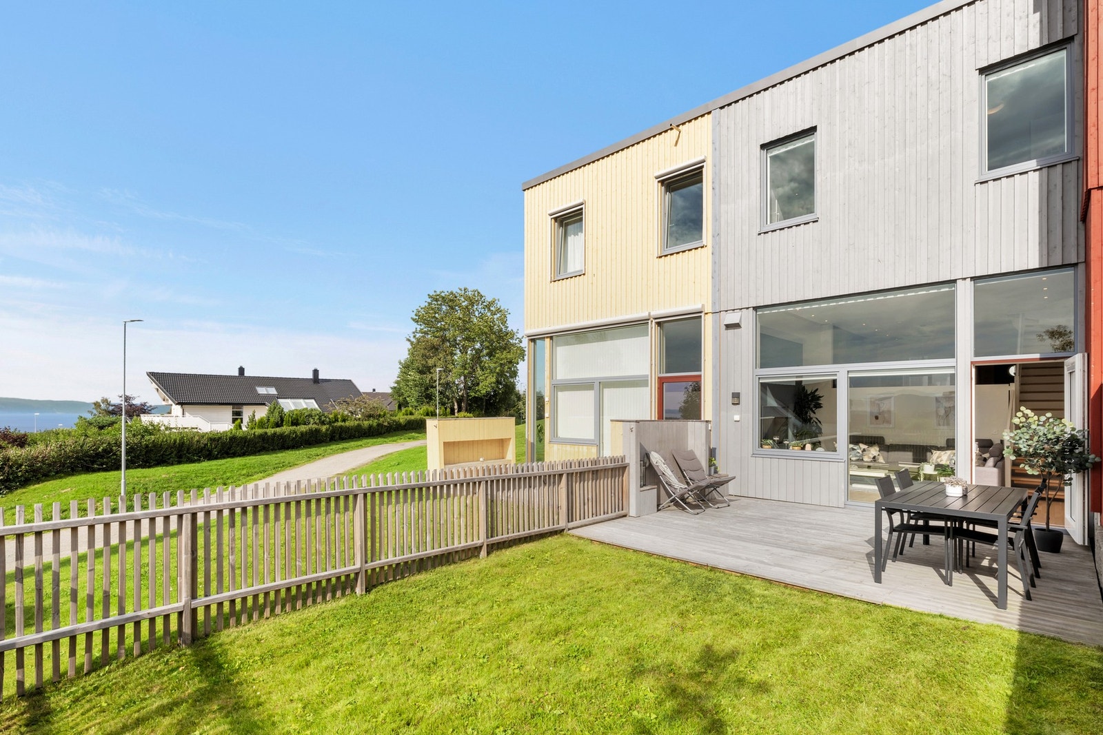 Veldig kjekt å ha en grønn hage i tillegg, spesielt om dere har barn og/eller dyr. Galleribilde