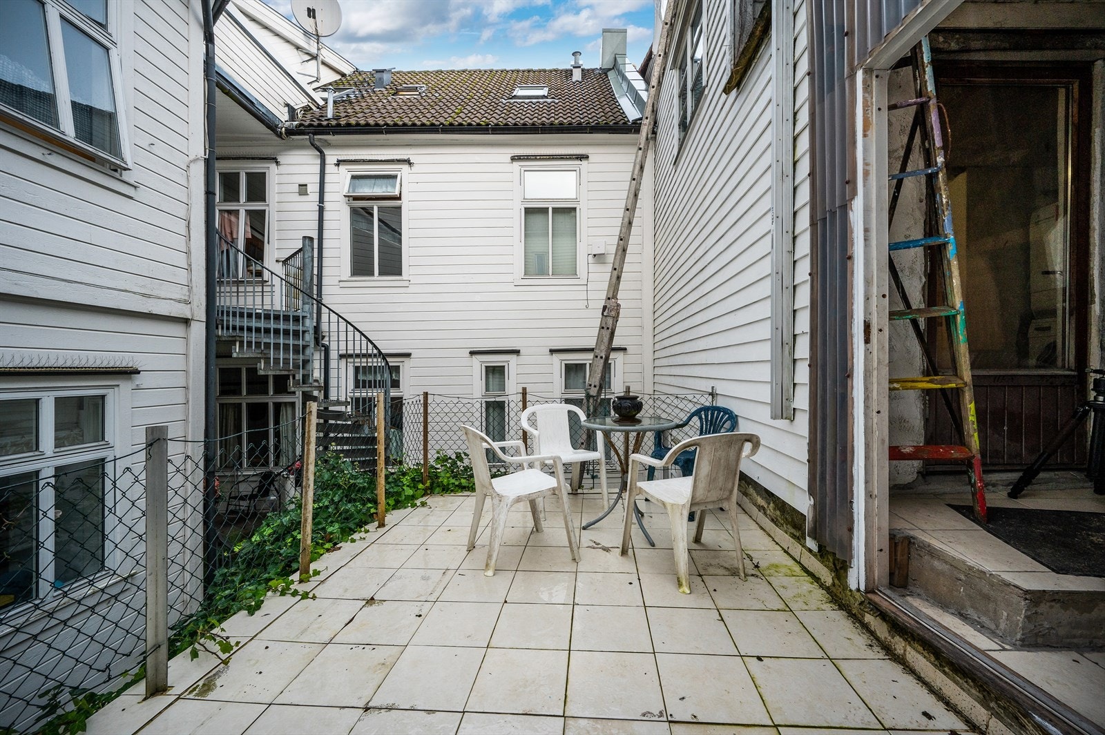 - Felles uteplass for sameiet - Galleribilde