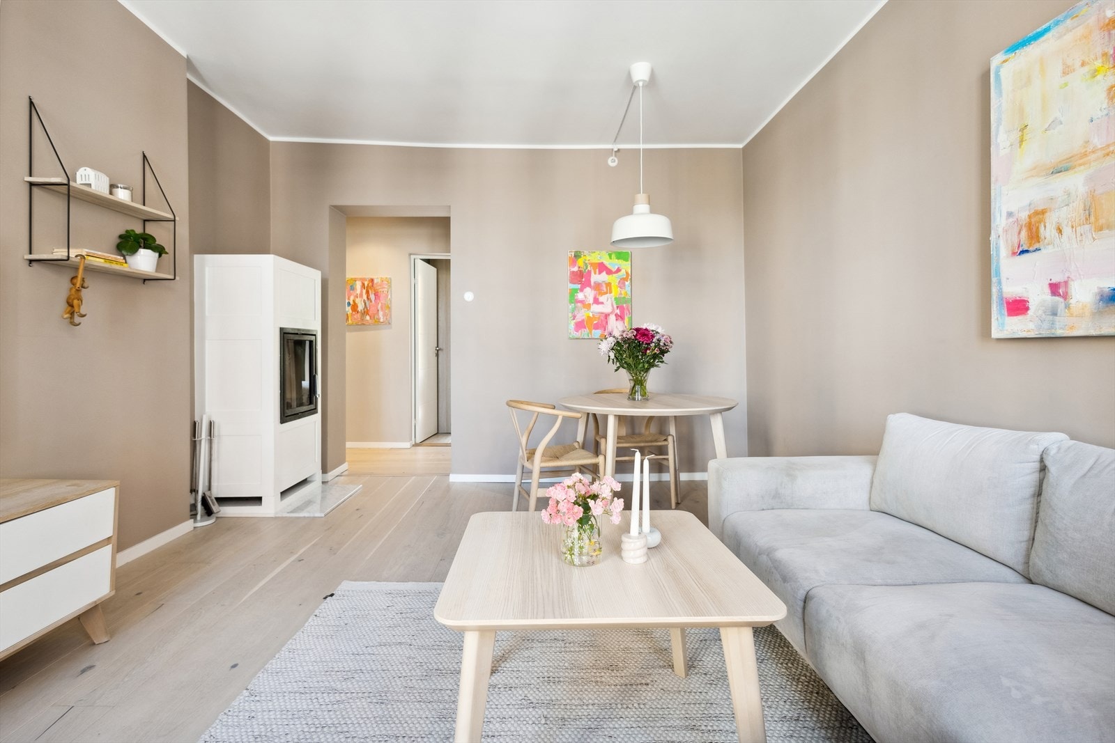 Leiligheten kan gjøres om til 3-roms, dersom man flytter kjøkkenet inn til stuen Galleribilde