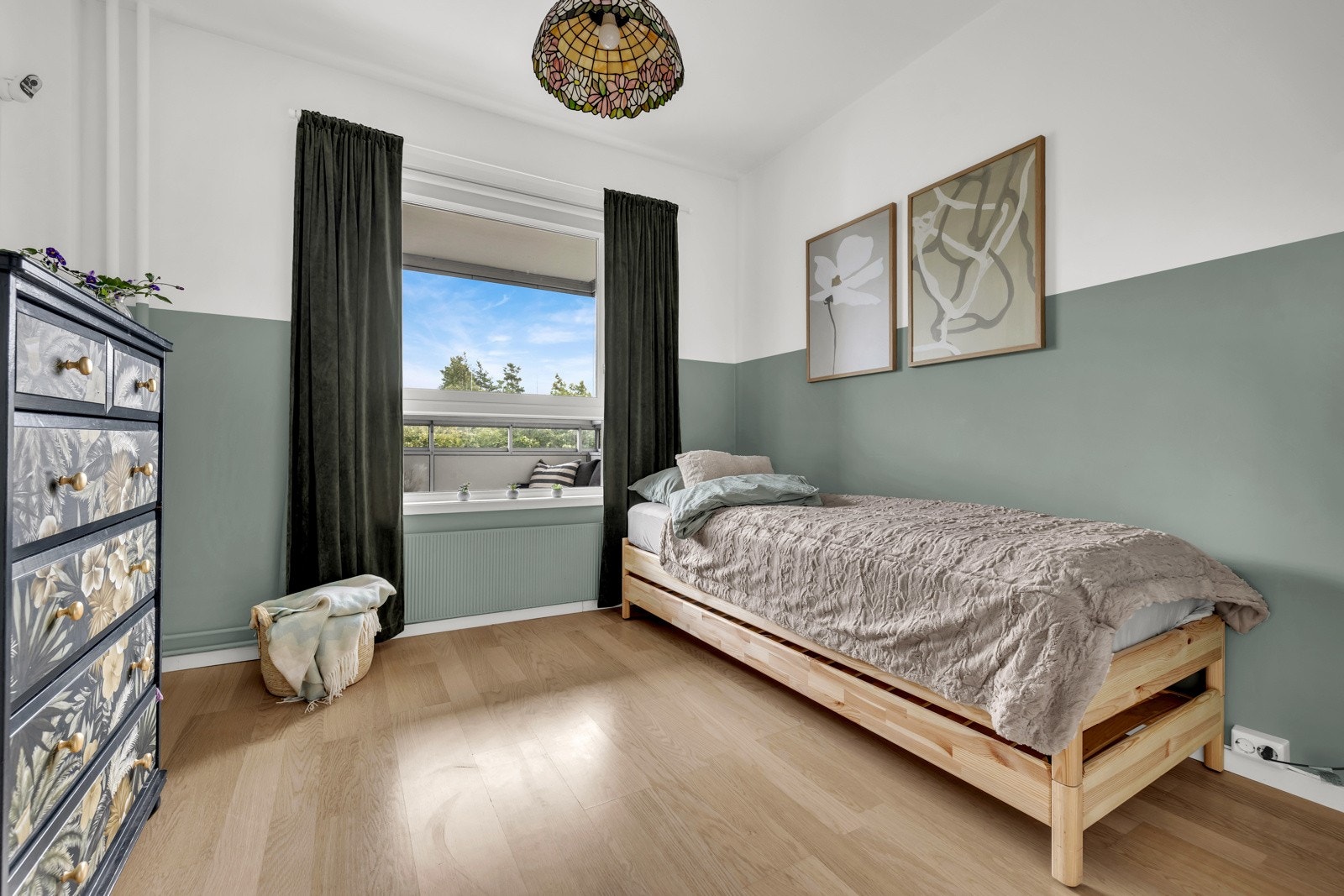 Soverom 2 egner seg godt som barnerom, kontor eller gjesterom. Galleribilde