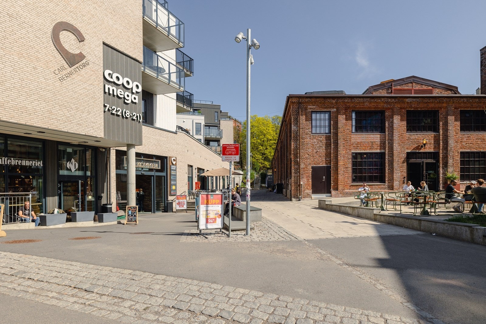 På Carl Berner finner du mange gode restauranter, butikker og barer, en av de mest kjente er Carls. Galleribilde