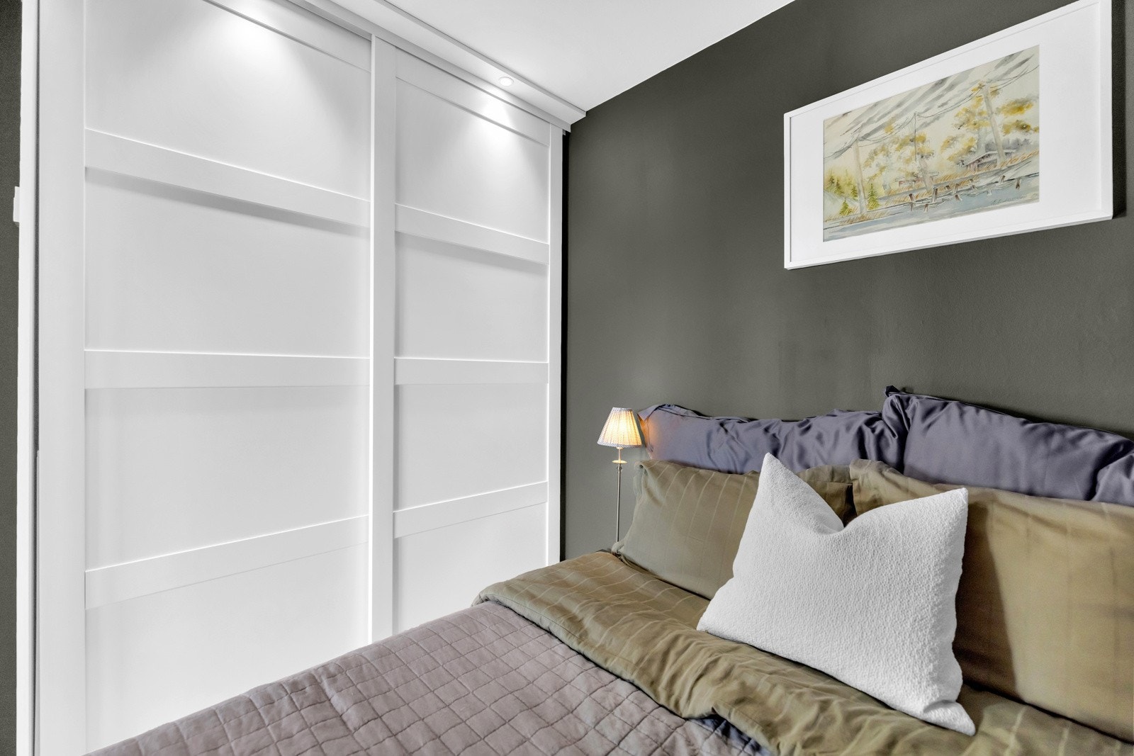 2-dørs skyvedørsgarderobe. Galleribilde