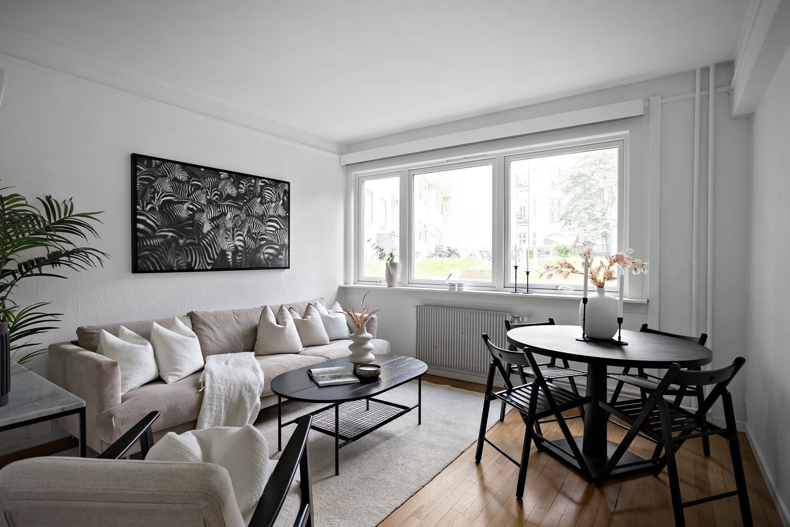 Nikolai Strickland v/Nordvik Frogner ønsker velkommen til Oscars gate 8B! Galleribilde