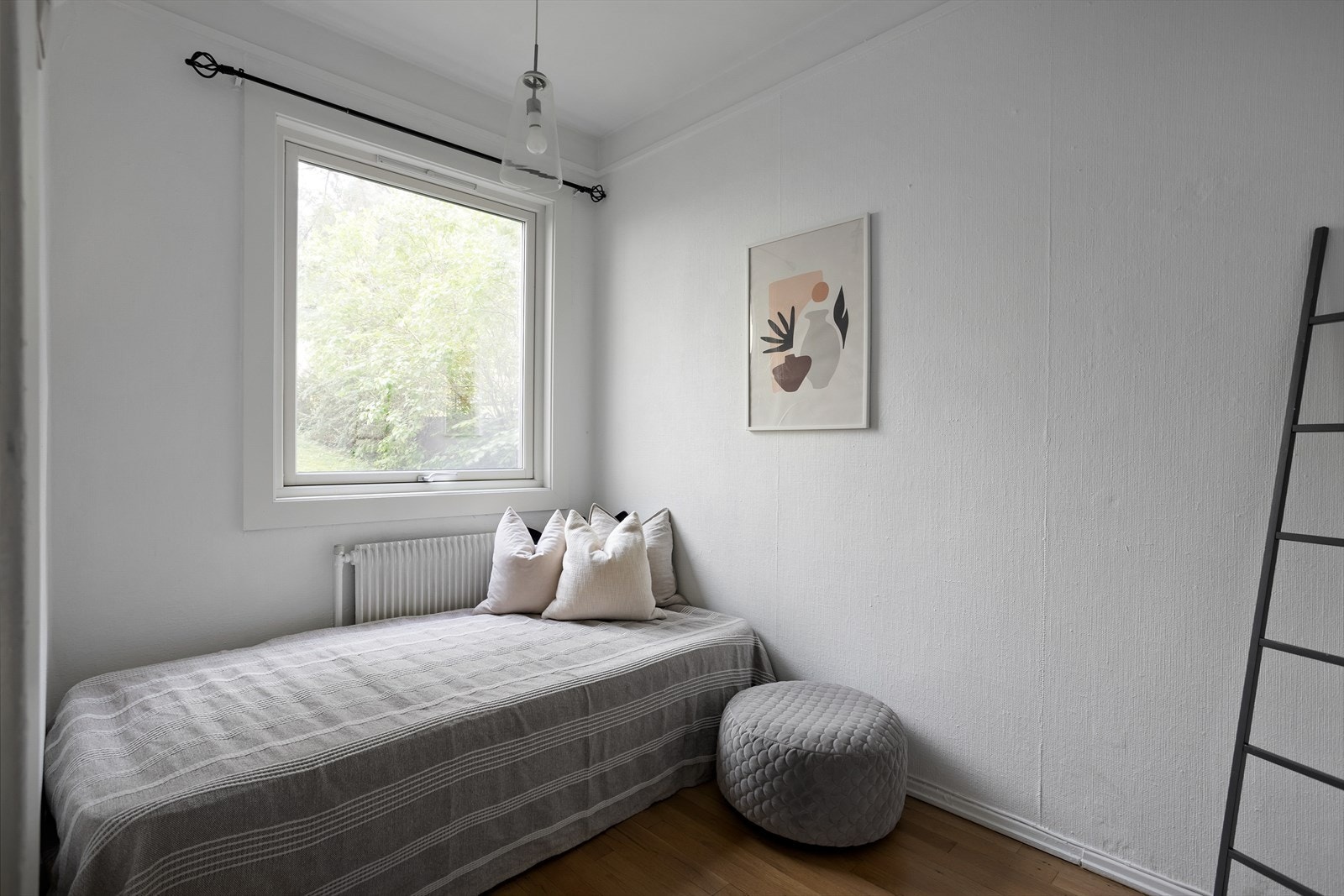 Leilighetens tredje soverom er også av god størrelse med god plass til flere ulike løsninger Galleribilde