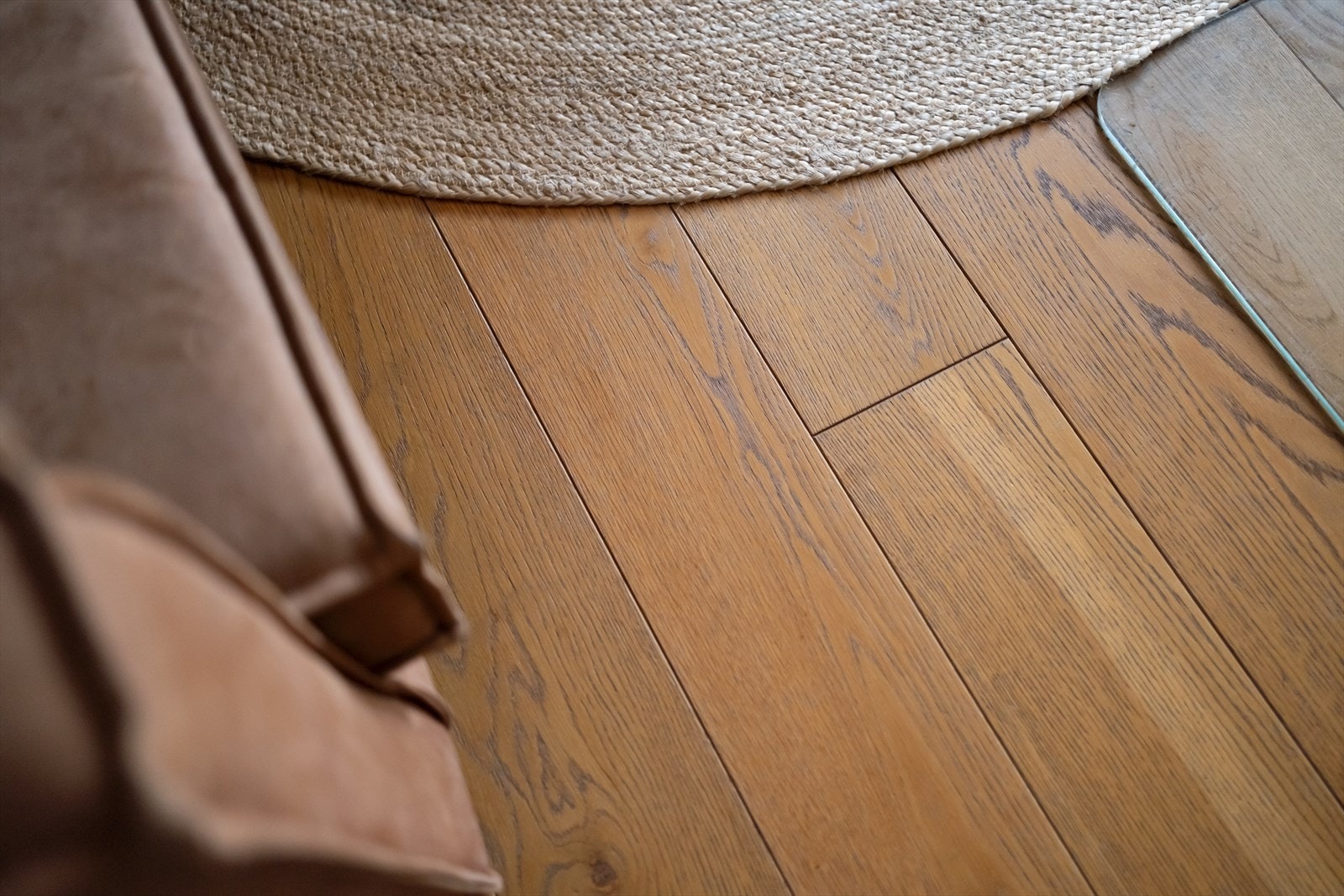 Det er en-stavs eikeparkett i hele leiligheten. Galleribilde