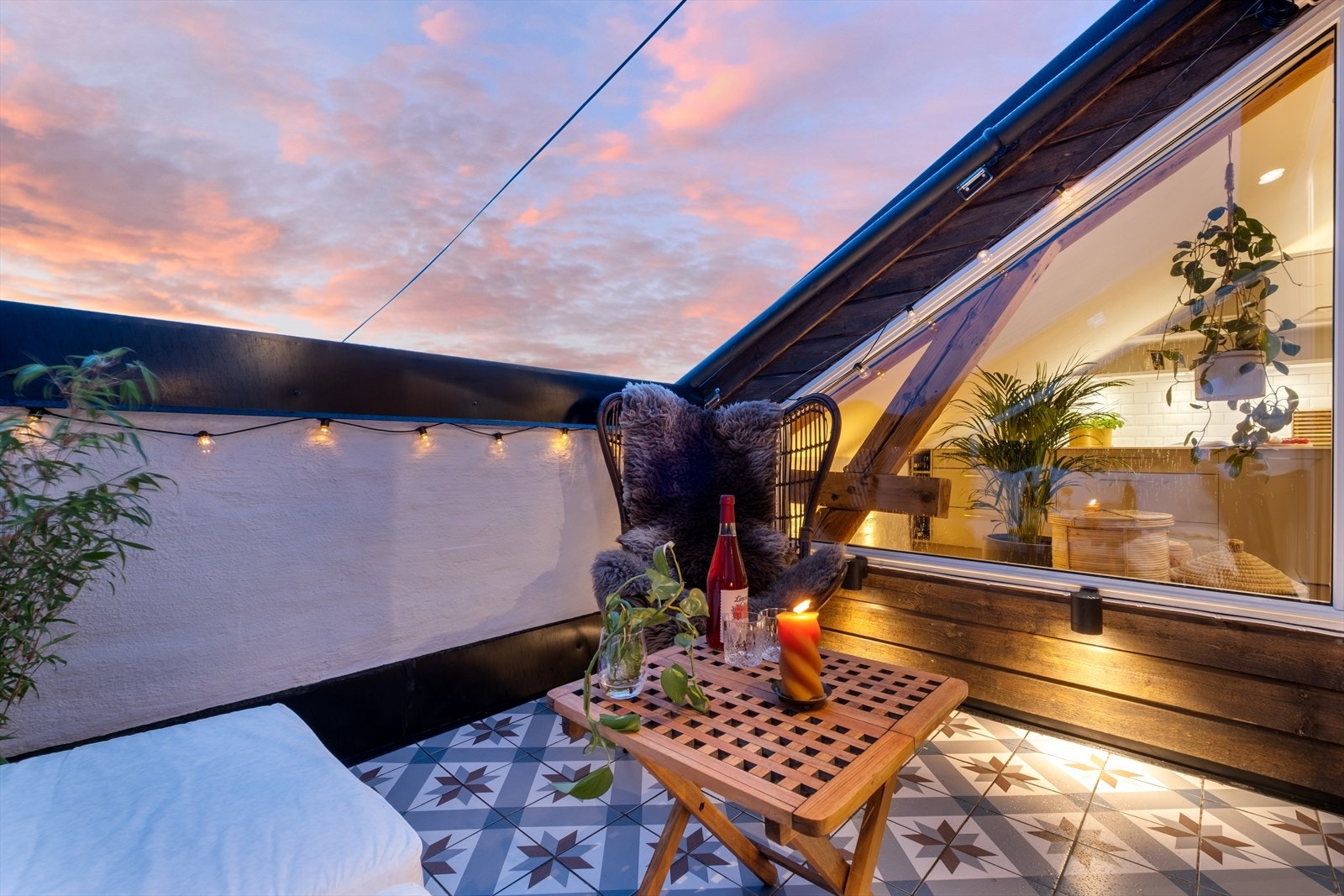 Takterrassen har plass til utemøblement og grill. Galleribilde