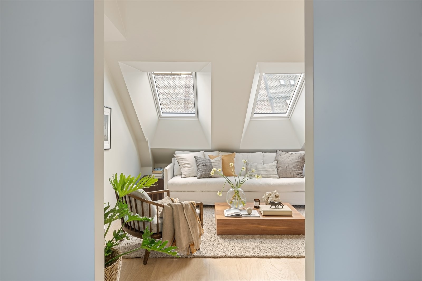 Fra gangen og mot stuen. Her kan du flytte rett inn! Galleribilde