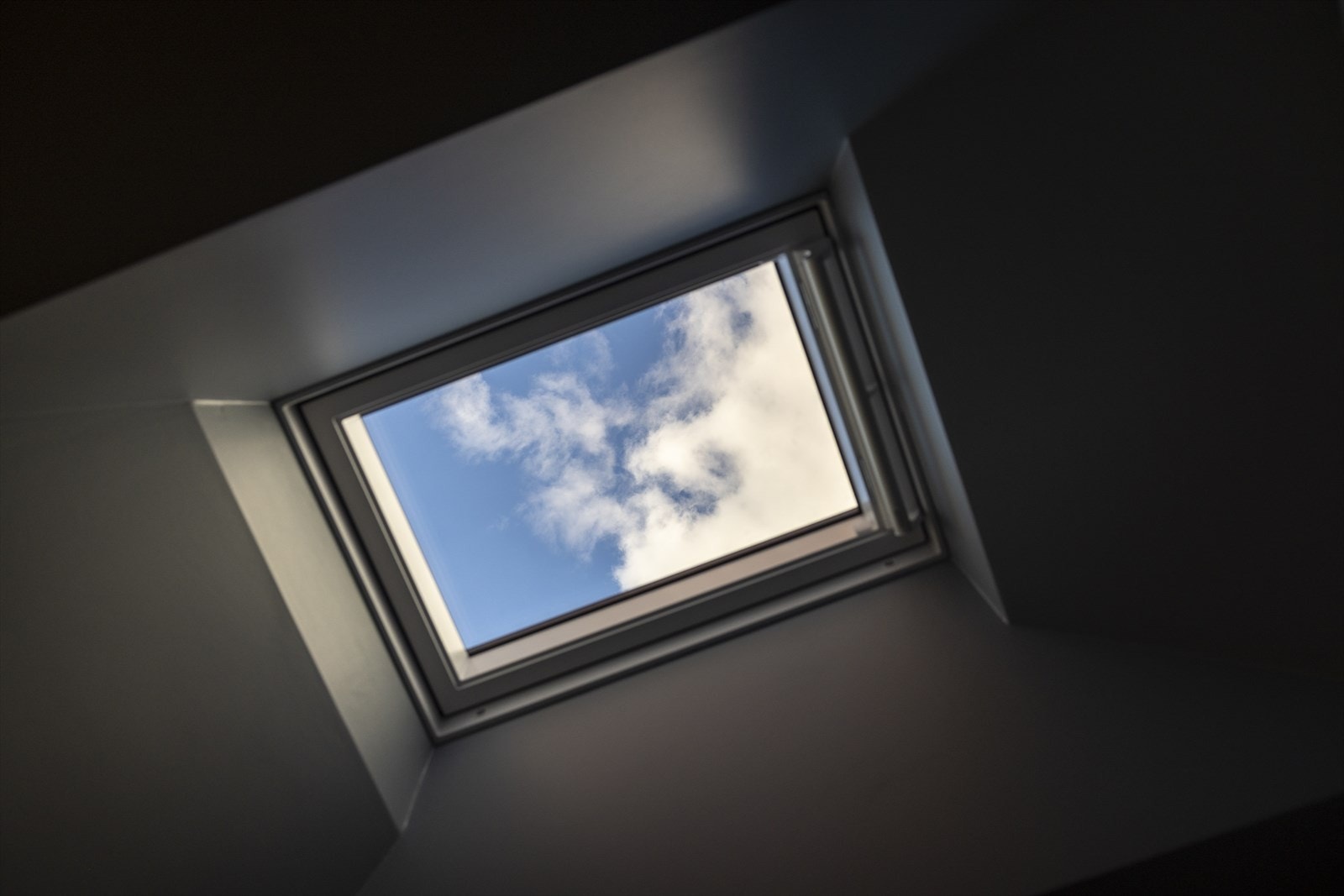 Er dette din nye leilighet? Bo på toppen med fri sikt mot himmelen, uten innsyn og attraktiv beliggenhet. Galleribilde