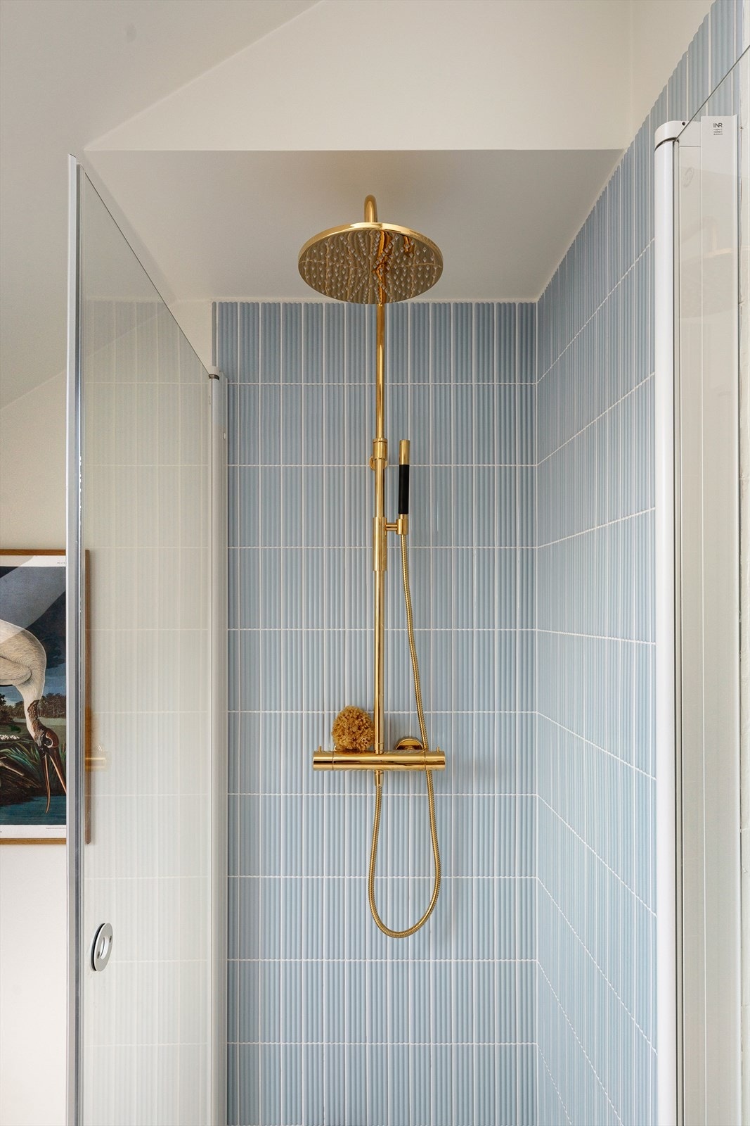 Stilig blandebatteri med regnfallsdusj fra Tapwell. Galleribilde