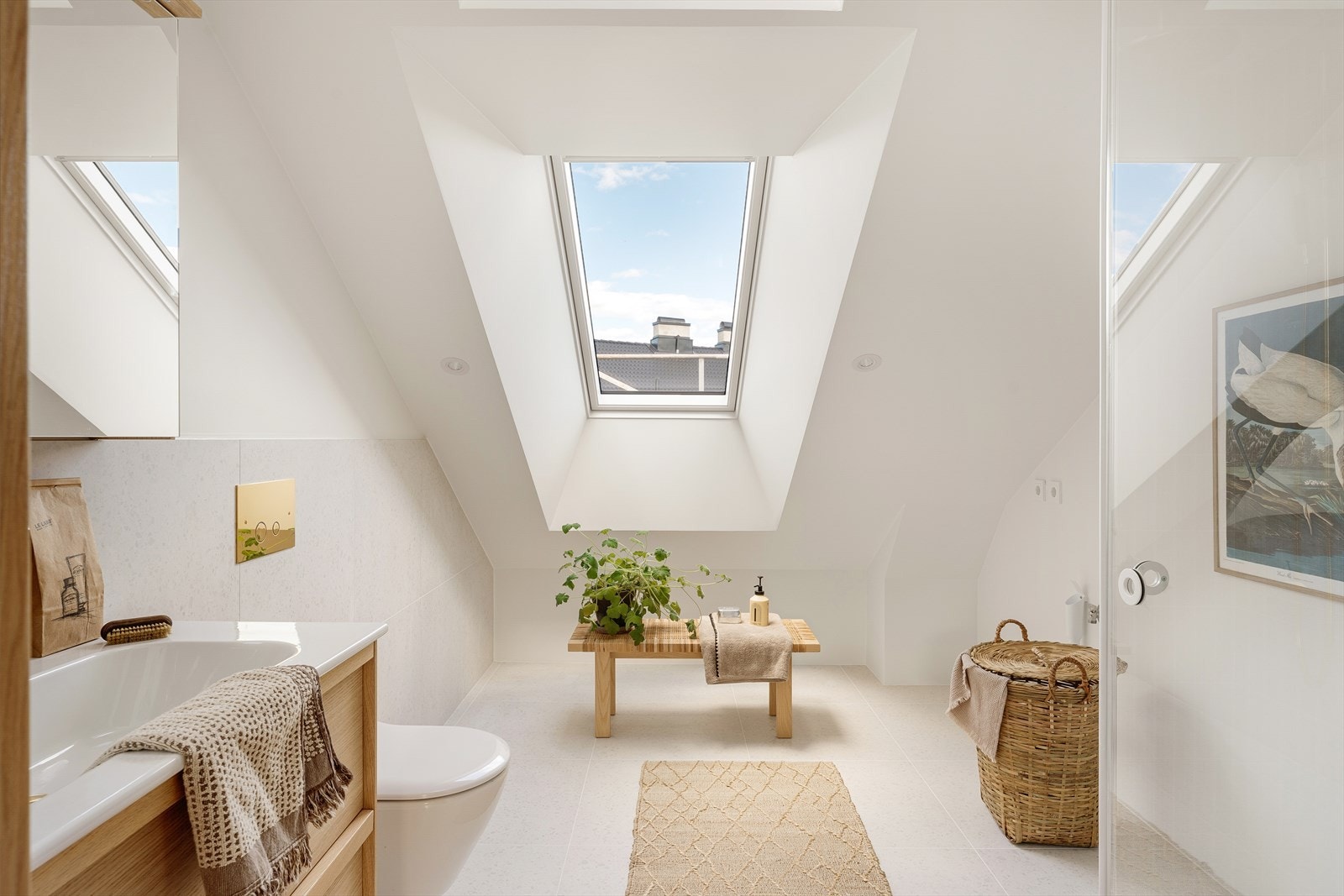 Også her er det to takvinduer som gir godt med naturlig lys. Galleribilde