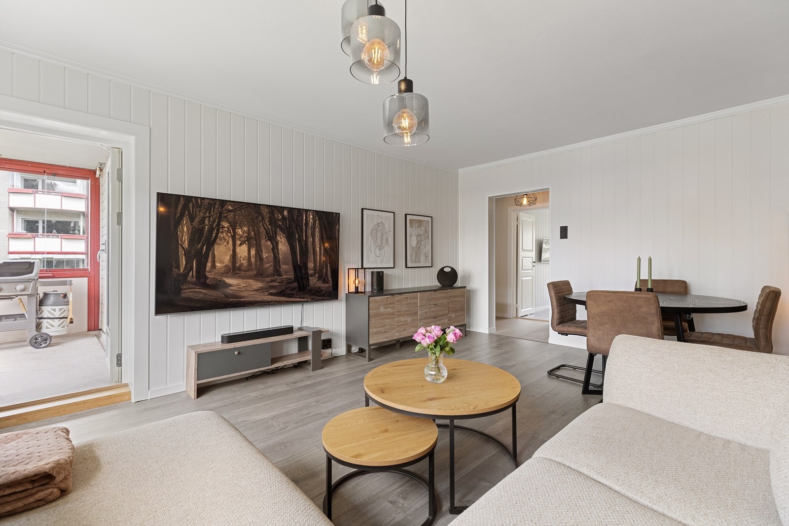 Fra stuen er det utgang til en fin, vestvendt balkong. Galleribilde