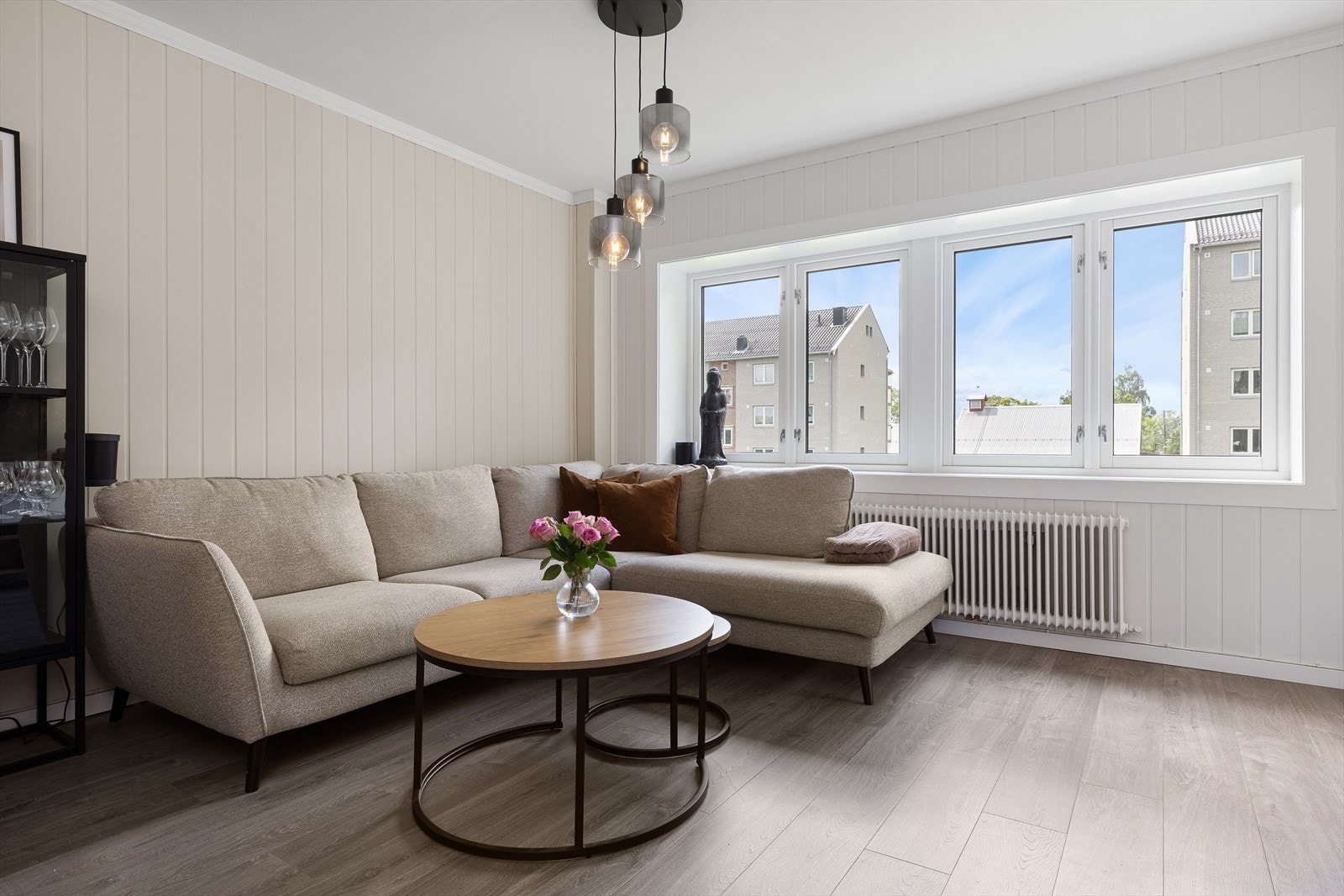 Veggflatene er malt i en moderne og nøytral farge som vil gjøre det enkelt å innrede. Galleribilde