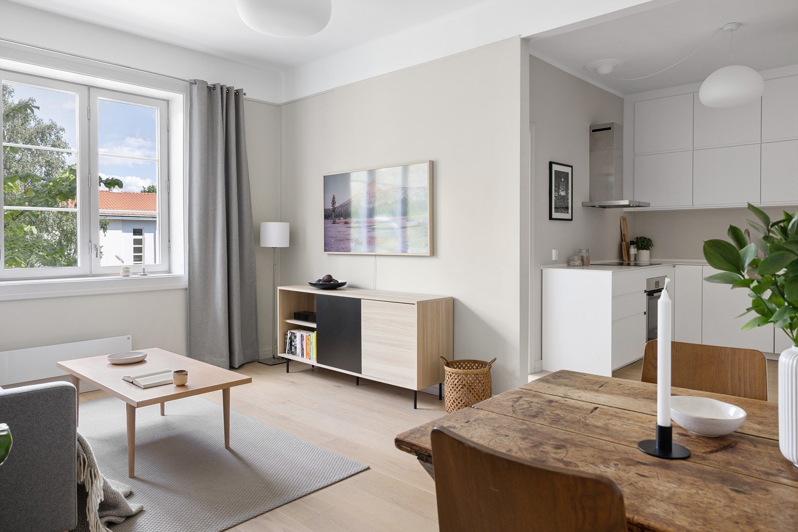 Leiligheten oppleves som svært lys og luftig med en flott atmosfære i alle rom. Galleribilde