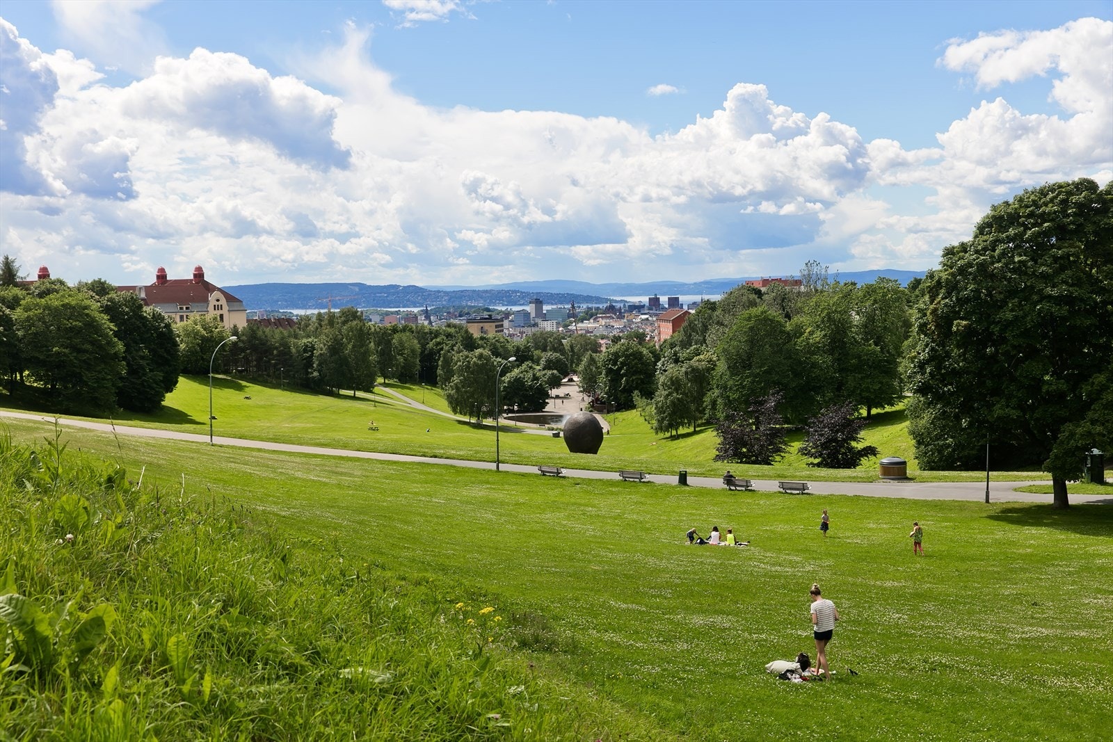 Du har fine Torshovdalen like i nærheten. Perfekt for en søndagspiknik eller løpetur! Galleribilde