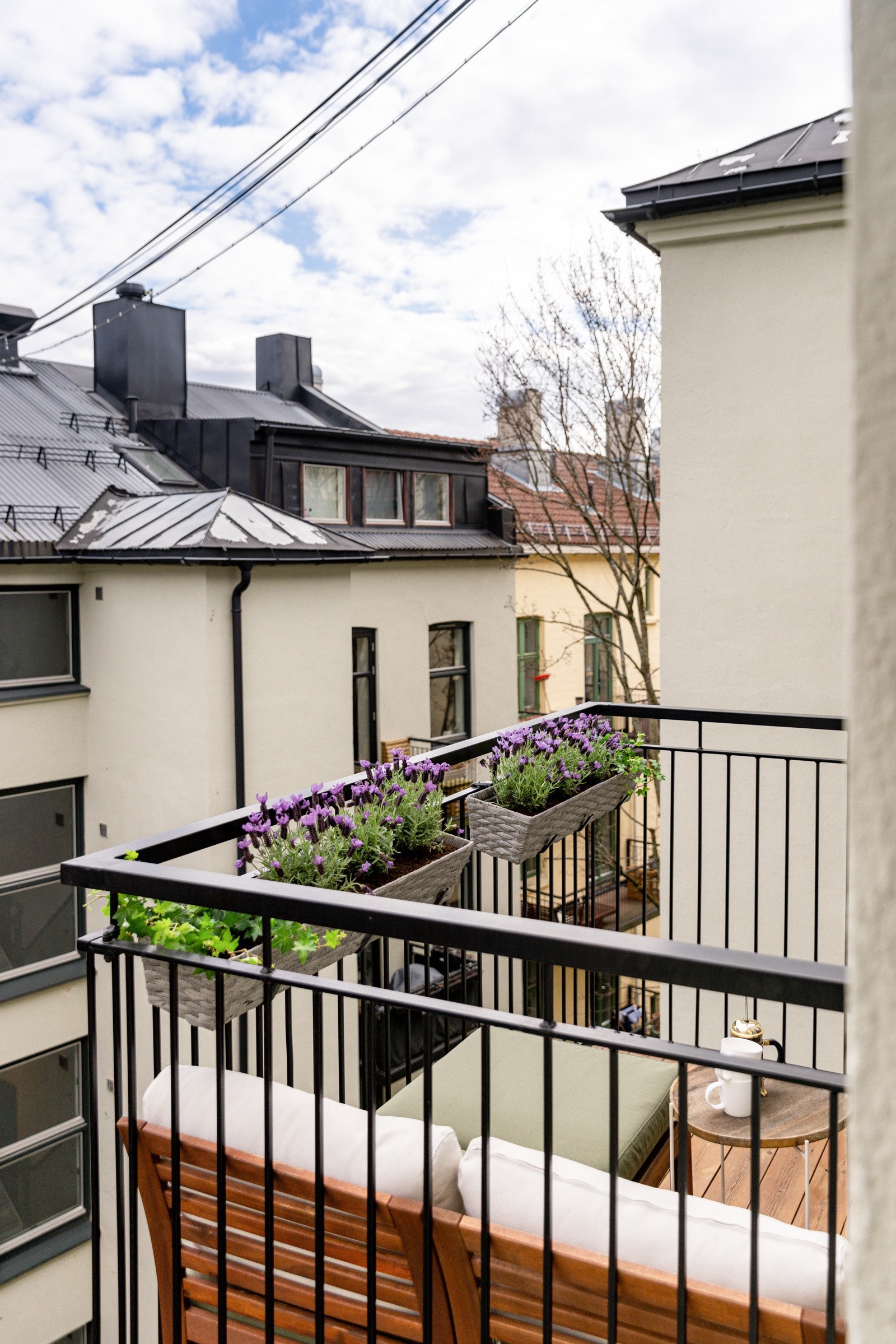 På balkongen er gass- og elektrisk grill tillatt. Galleribilde