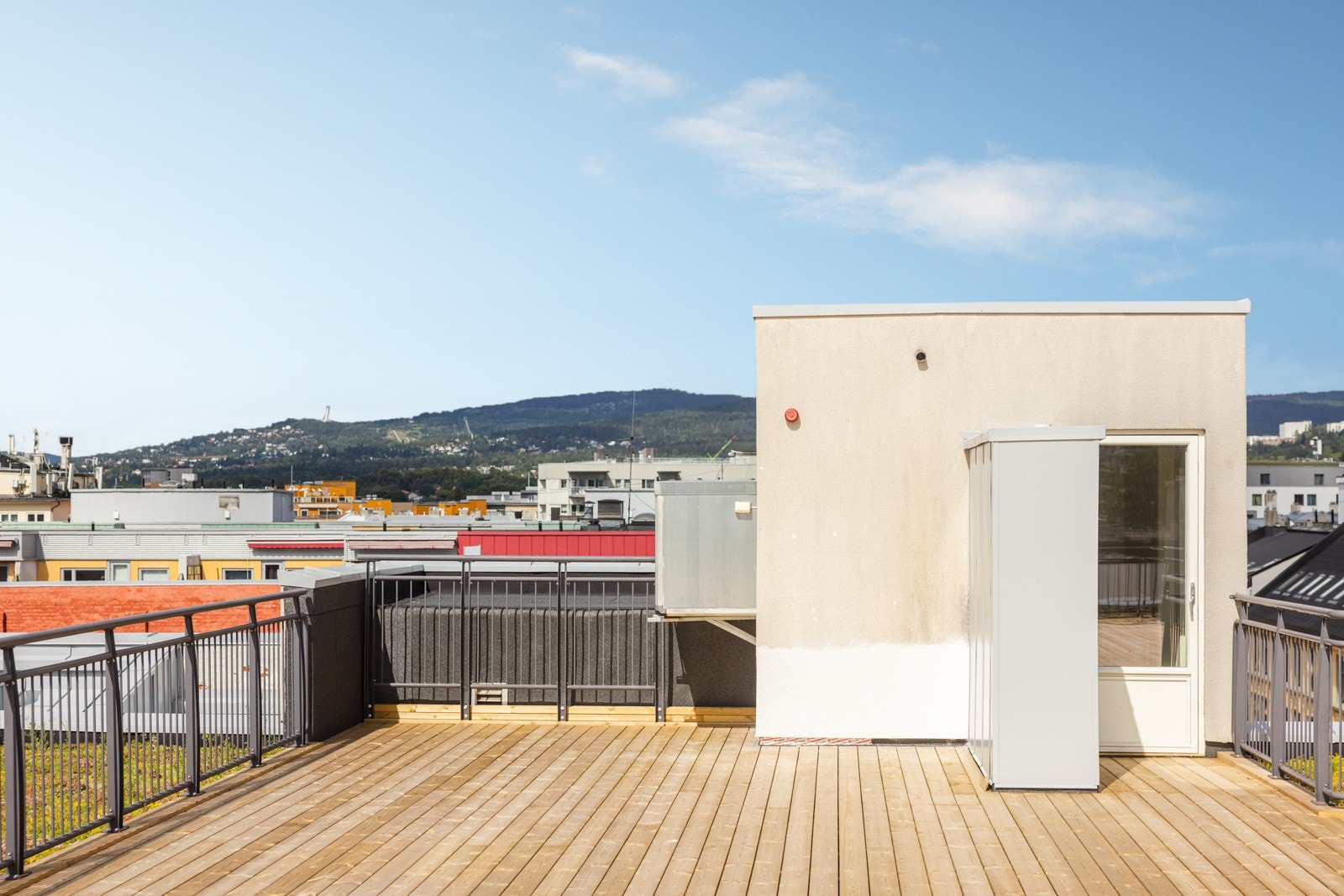 Det er også en felles takterrasse til benyttelse av borettslagets eiere. Galleribilde
